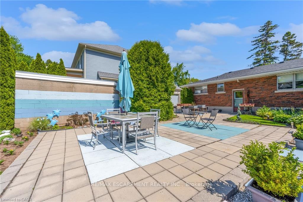 Photo 18 of 234 Pine Cove Road, Burlington, Roseland — HOMEH
