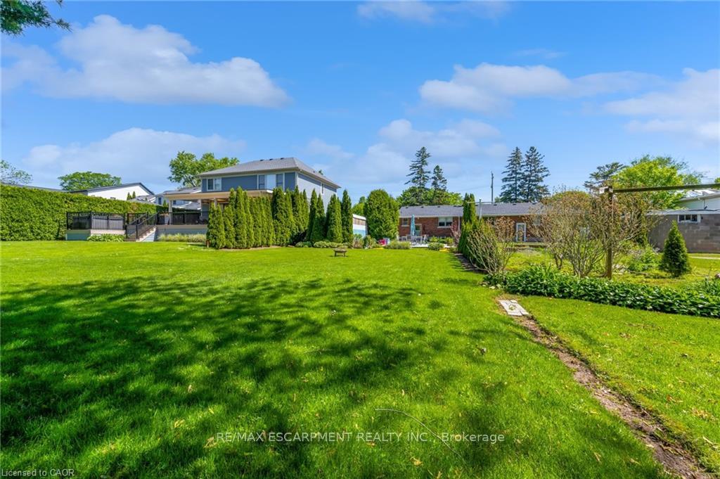 Photo 19 of 234 Pine Cove Road, Burlington, Roseland — HOMEH