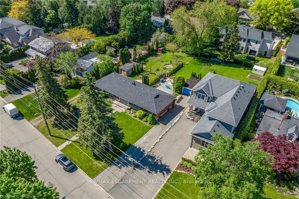 Photo 24 of 234 Pine Cove Road, Burlington, Roseland — HOMEH