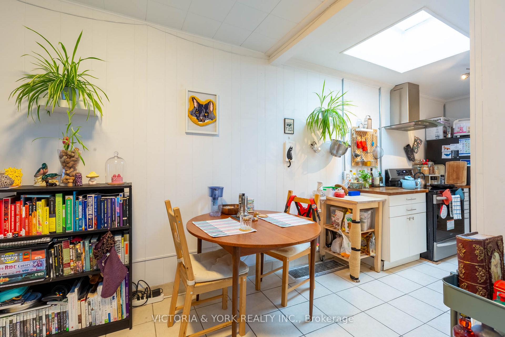 Photo 11 of 1446 Dundas Street W, Toronto, Little Portugal — HOMEH