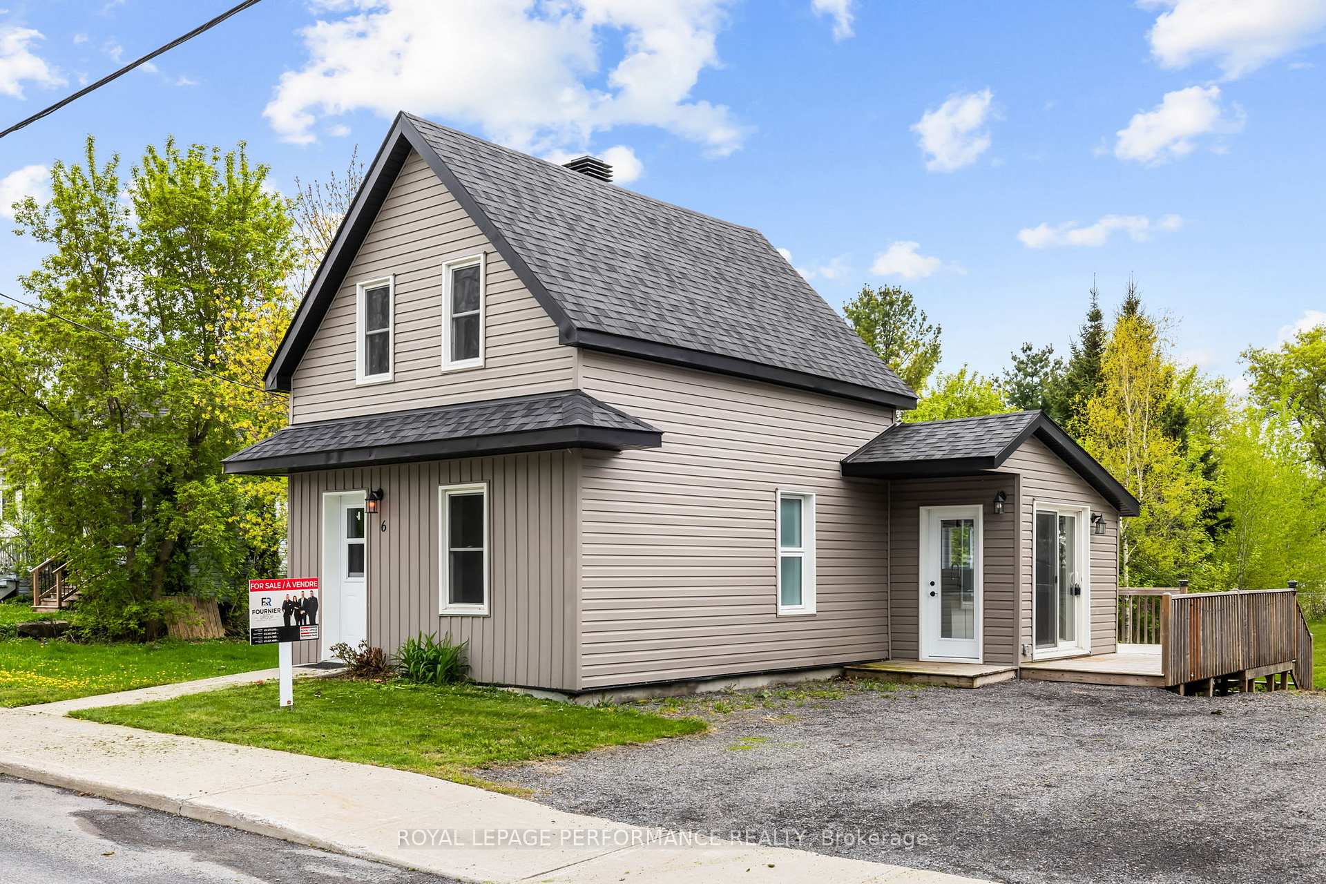 Photo 2 of 6 Spring Street, North Glengarry, Maxville — HOMEH