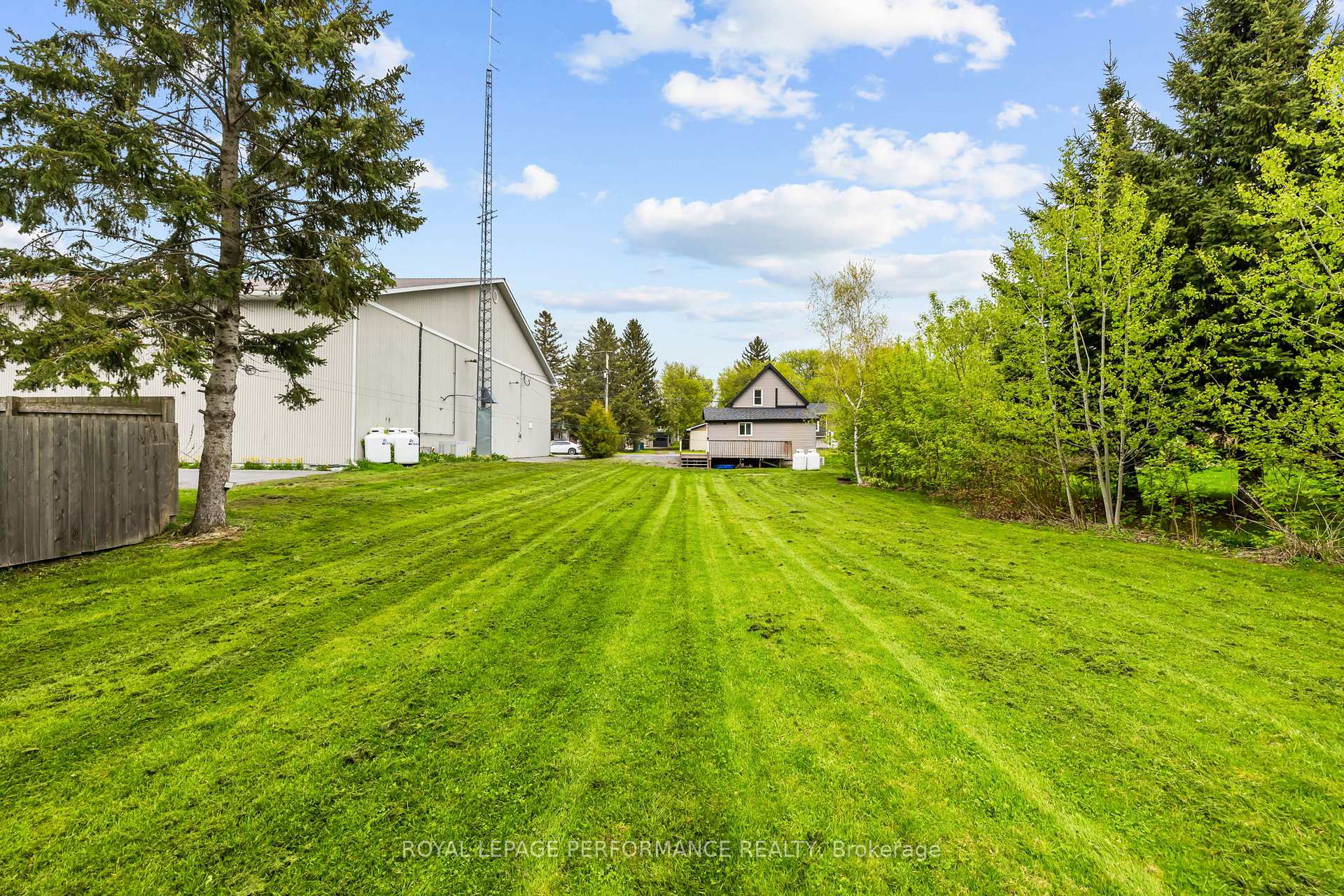 Photo 33 of 6 Spring Street, North Glengarry, Maxville — HOMEH