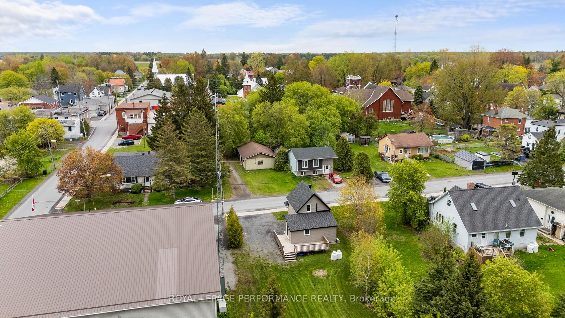 Photo 36 of 6 Spring Street, North Glengarry, Maxville — HOMEH