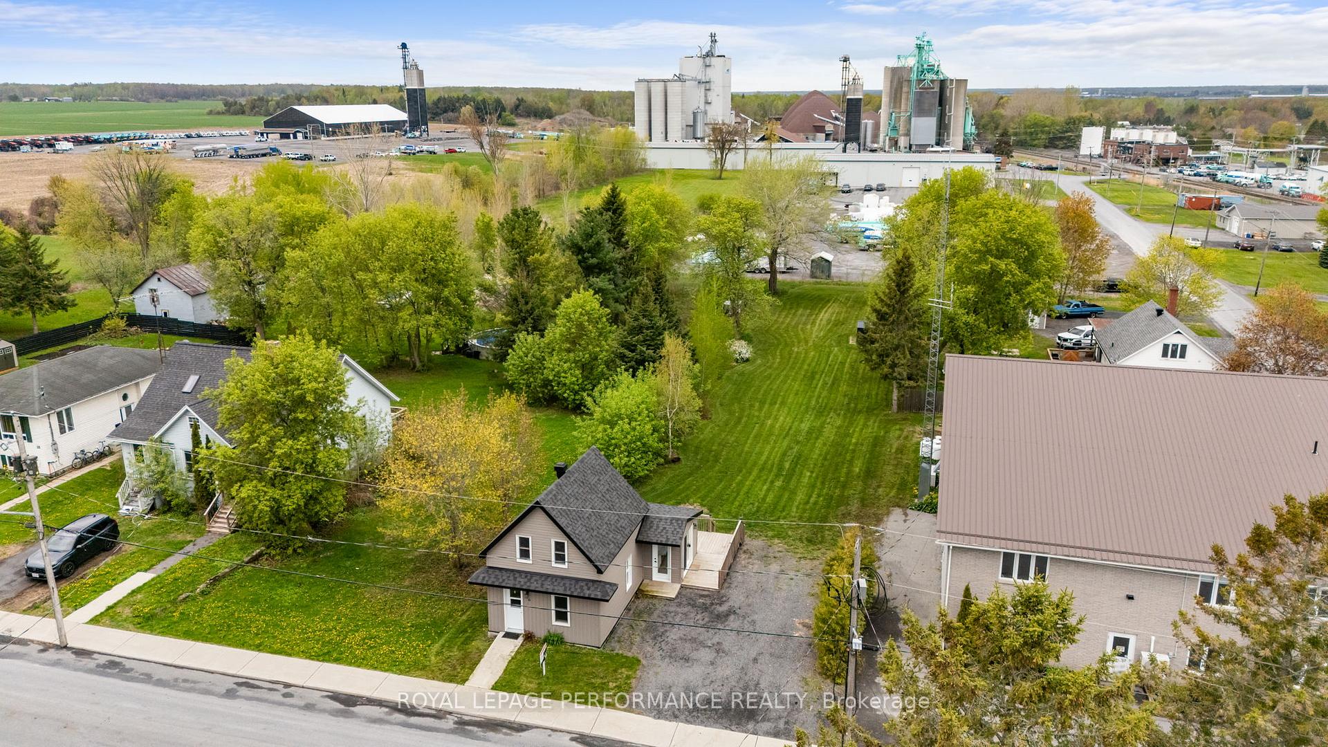 Photo 39 of 6 Spring Street, North Glengarry, Maxville — HOMEH