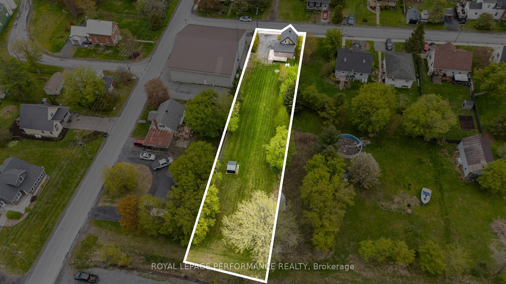 Photo 43 of 6 Spring Street, North Glengarry, Maxville — HOMEH