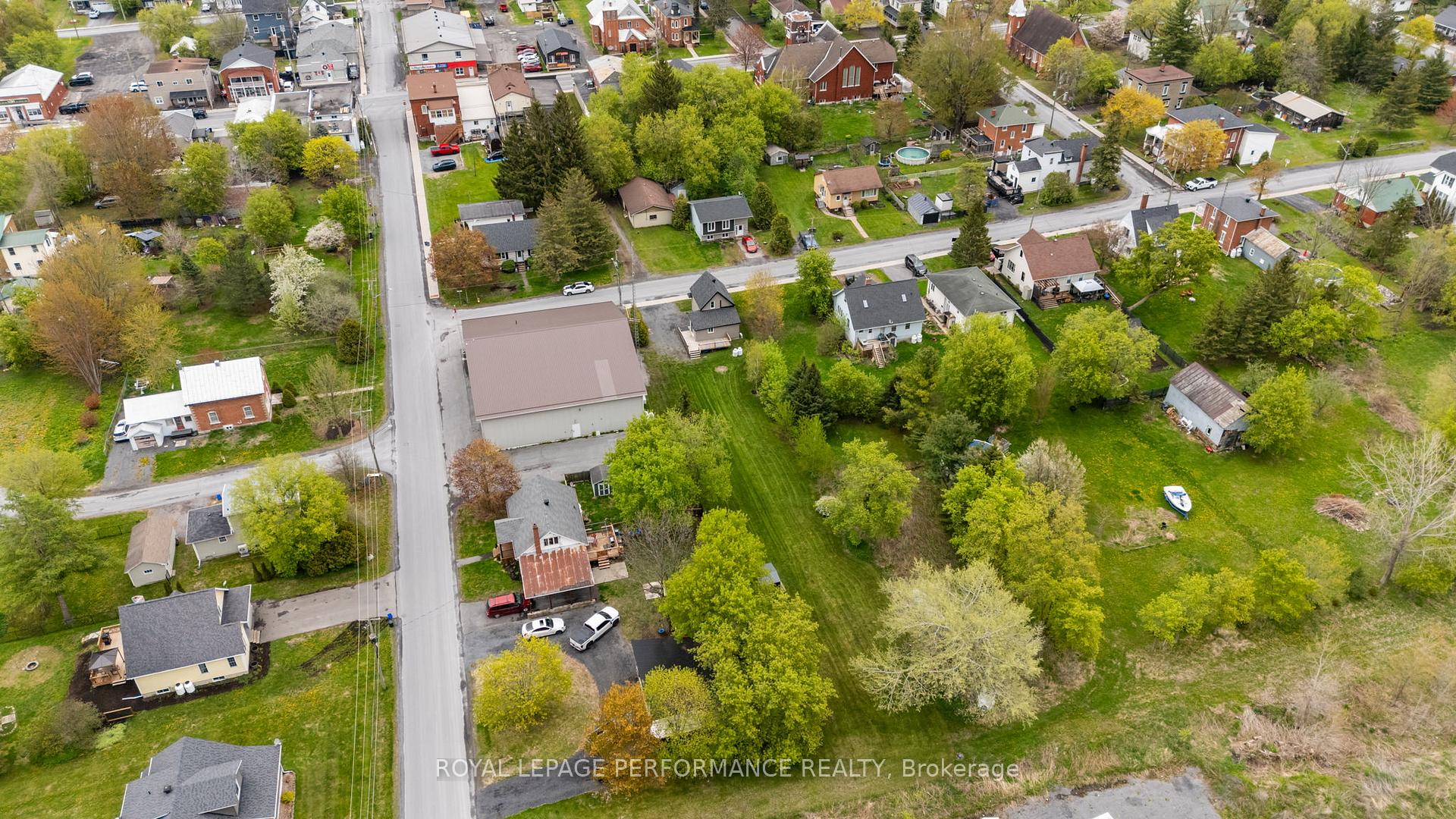 Photo 46 of 6 Spring Street, North Glengarry, Maxville — HOMEH