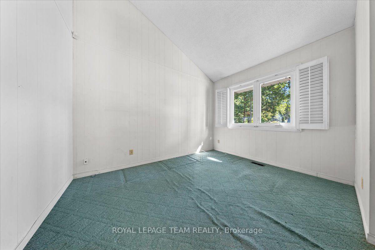 Photo 6 of 2000 Norway Crescent, Ottawa, Playfair Park — HOMEH