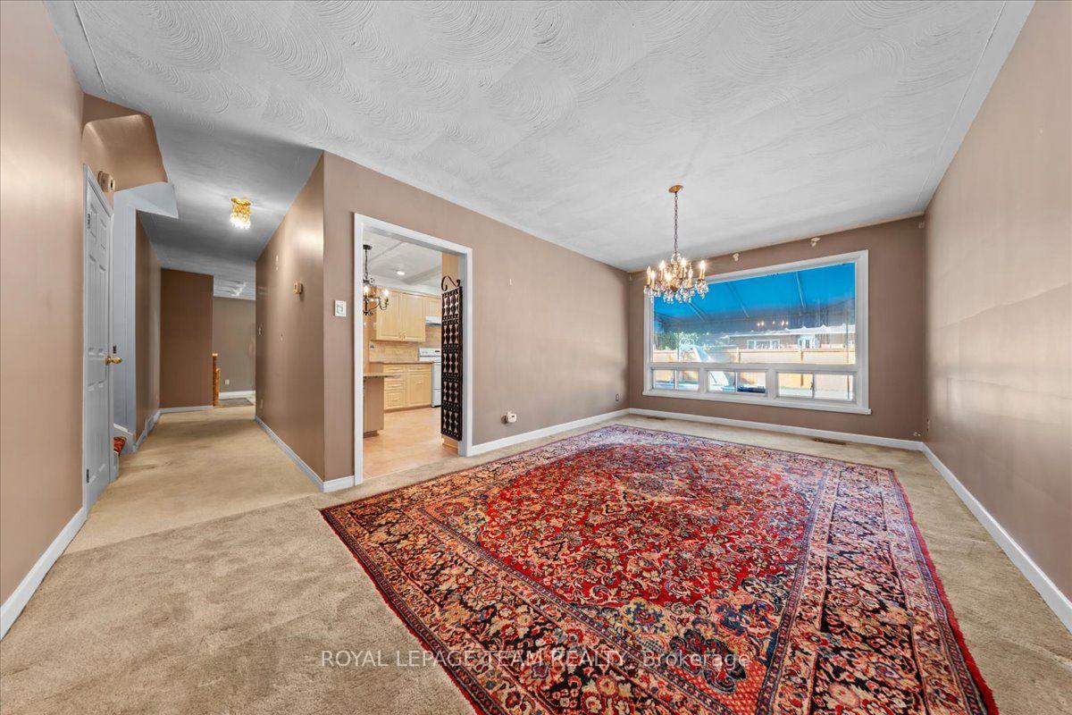 Photo 14 of 2000 Norway Crescent, Ottawa, Playfair Park — HOMEH