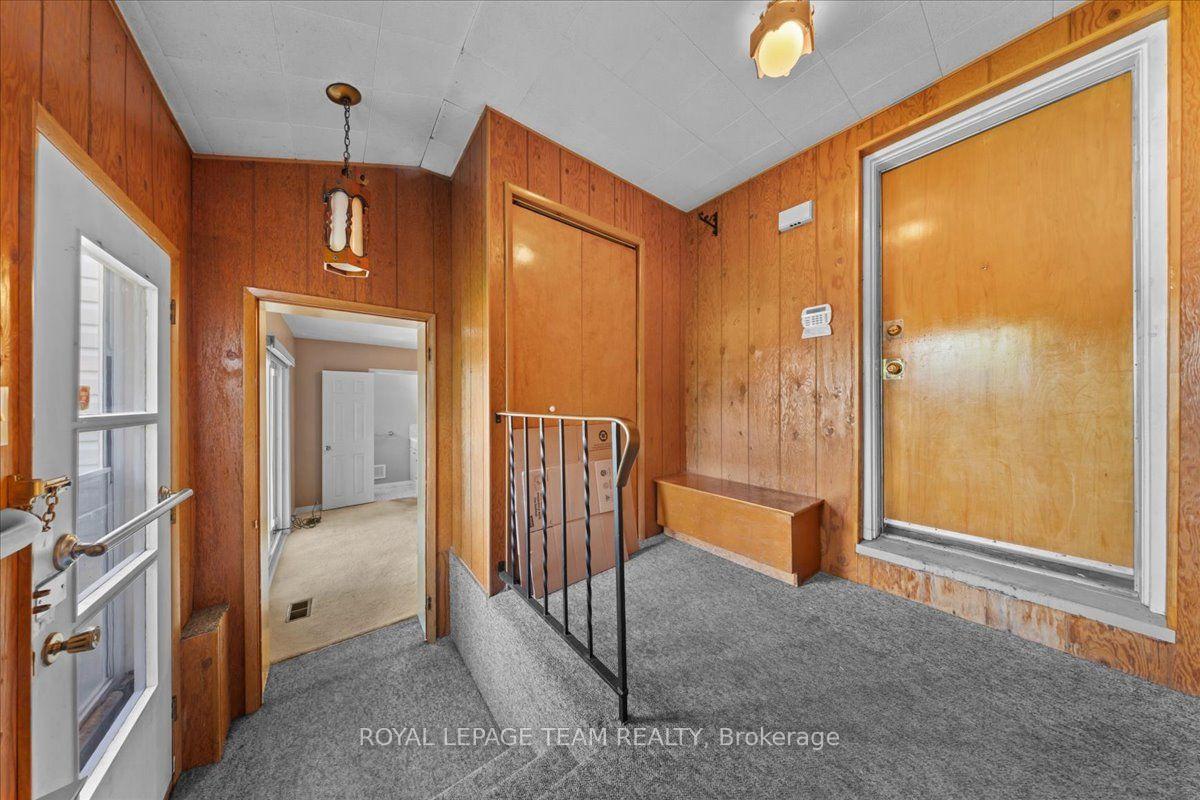 Photo 23 of 2000 Norway Crescent, Ottawa, Playfair Park — HOMEH