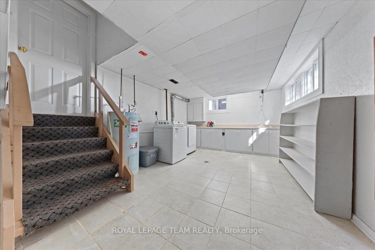 Photo 31 of 2000 Norway Crescent, Ottawa, Playfair Park — HOMEH