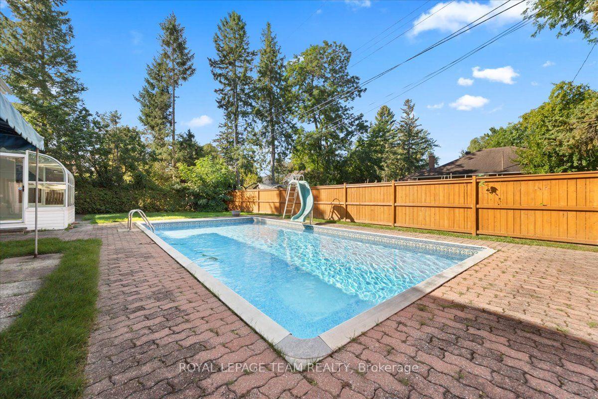 Photo 36 of 2000 Norway Crescent, Ottawa, Playfair Park — HOMEH
