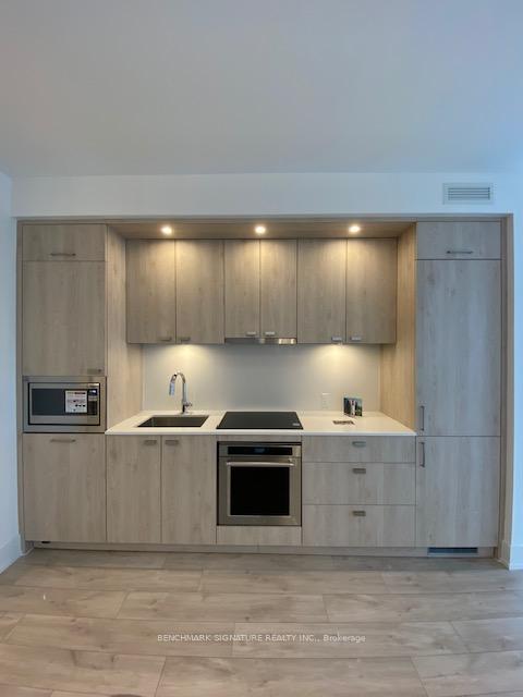 Front of Unit 1806, 10 Inn On The Park Drive