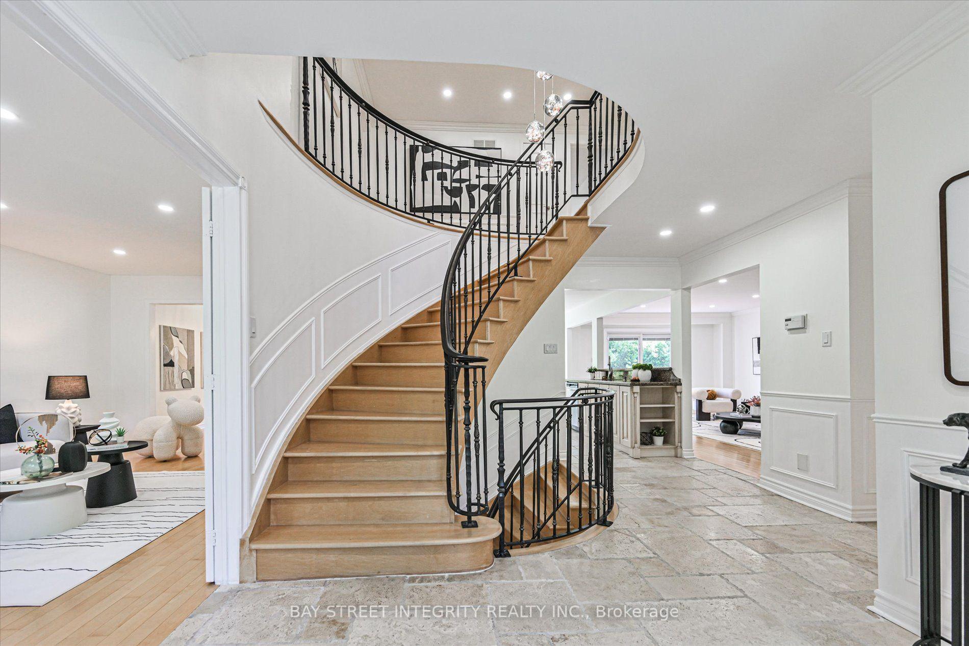 Photo 4 of 151 Old Surrey Lane, Richmond Hill, South Richvale — HOMEH