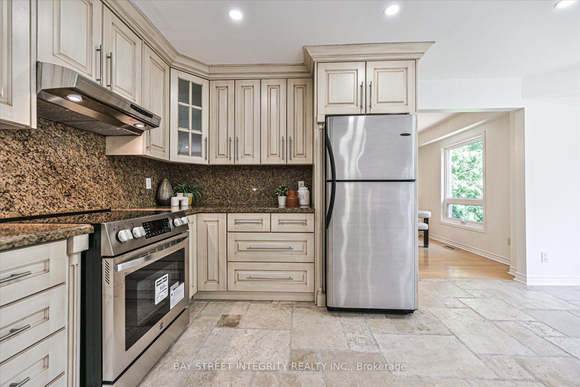 Photo 13 of 151 Old Surrey Lane, Richmond Hill, South Richvale — HOMEH