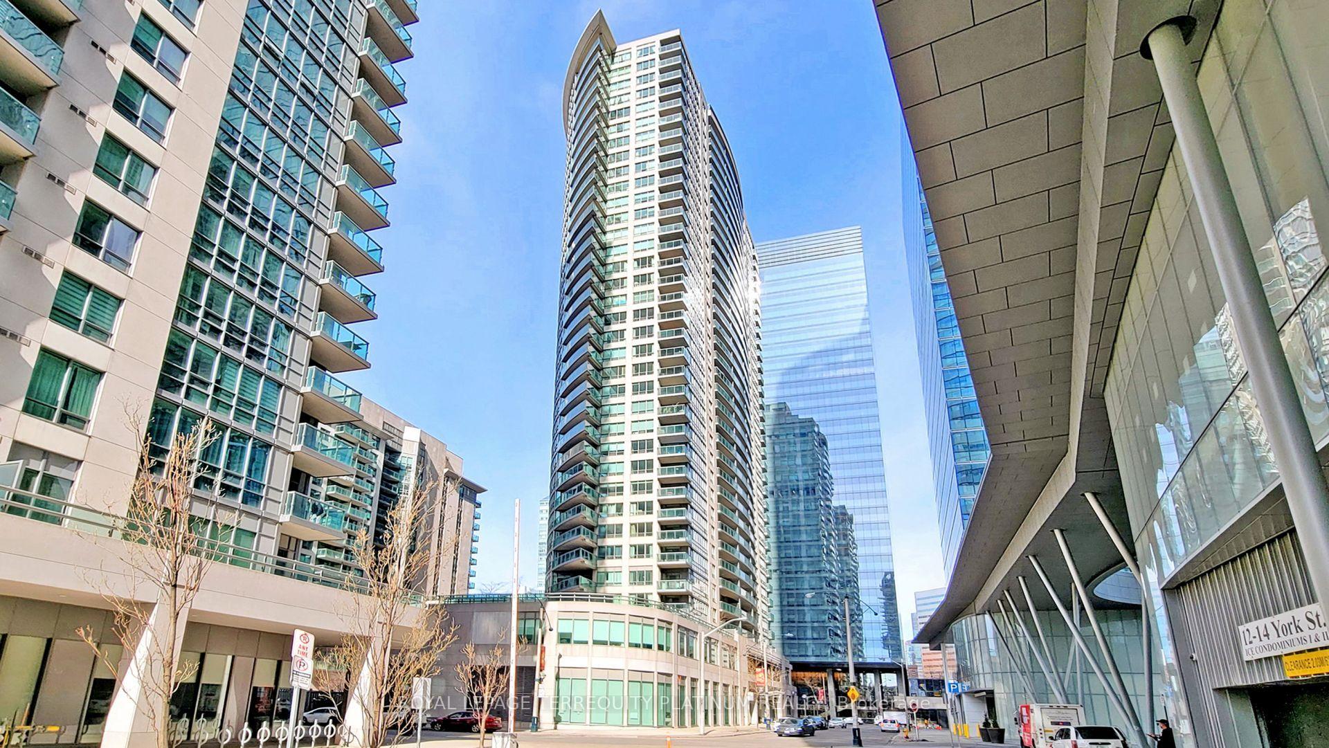 Photo of Unit 1907, 30 Grand Trunk Crescent