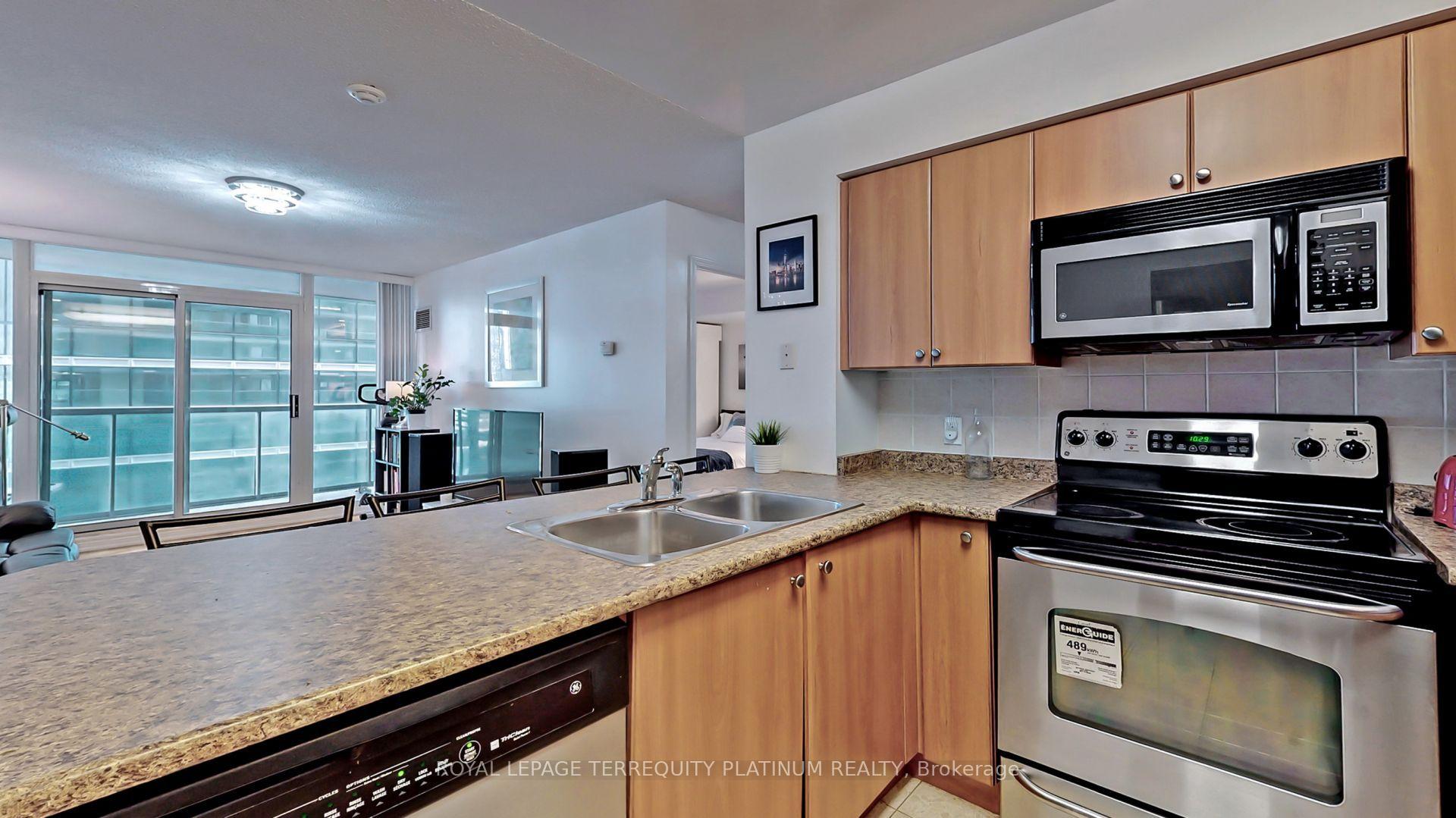 Photo 11 of Unit 1907, 30 Grand Trunk Crescent, Toronto, Waterfront Communities — HOMEH