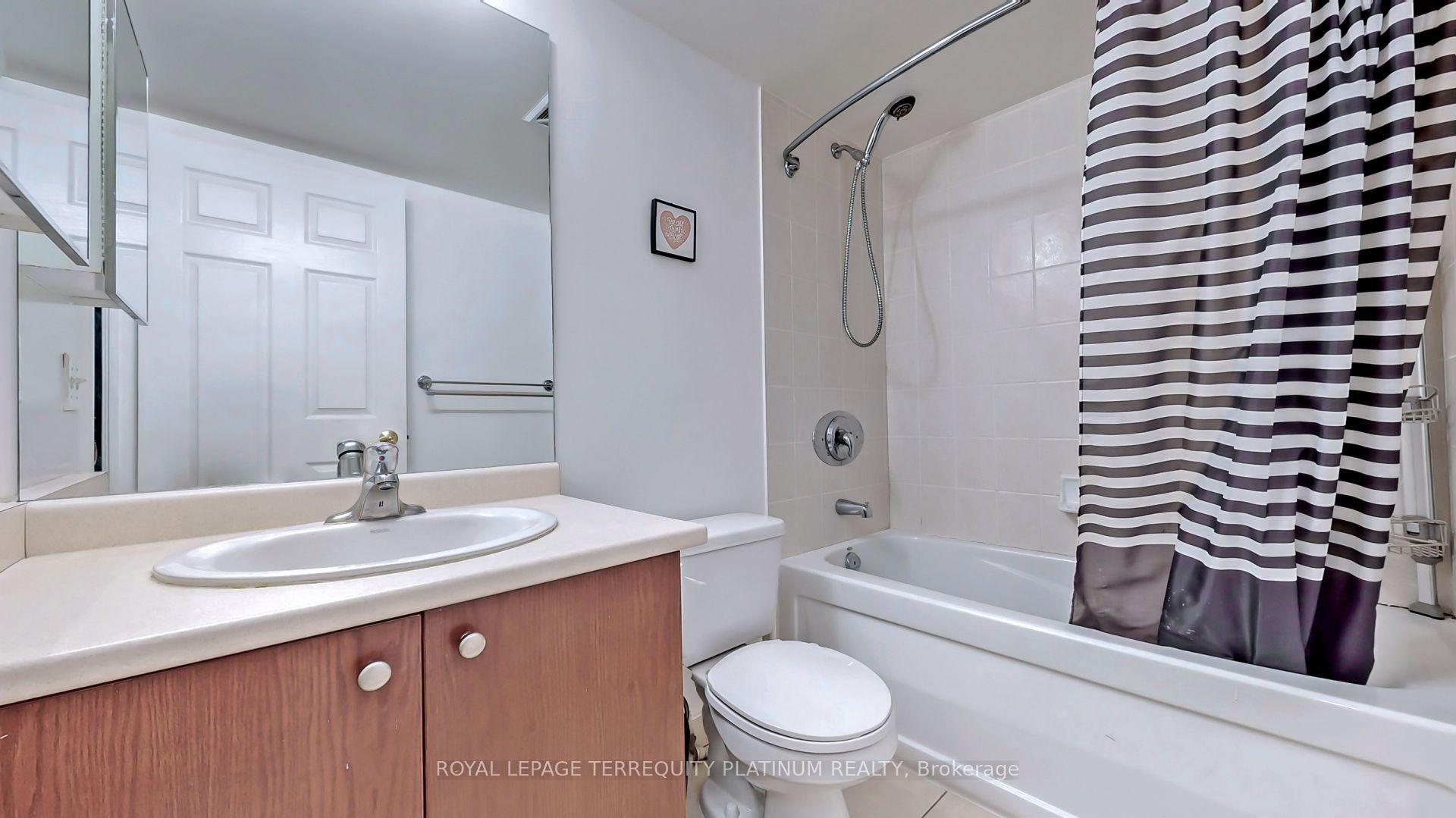 Photo 17 of Unit 1907, 30 Grand Trunk Crescent, Toronto, Waterfront Communities — HOMEH