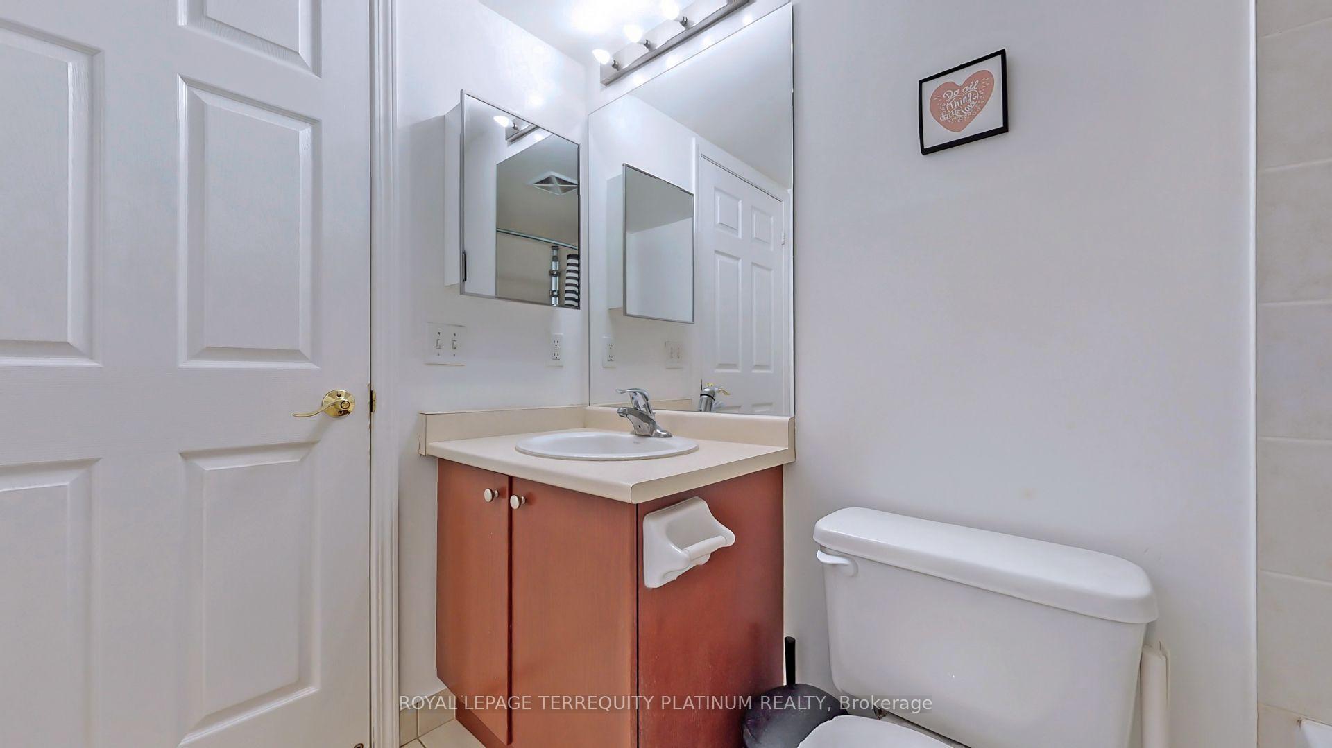 Photo 20 of Unit 1907, 30 Grand Trunk Crescent, Toronto, Waterfront Communities — HOMEH
