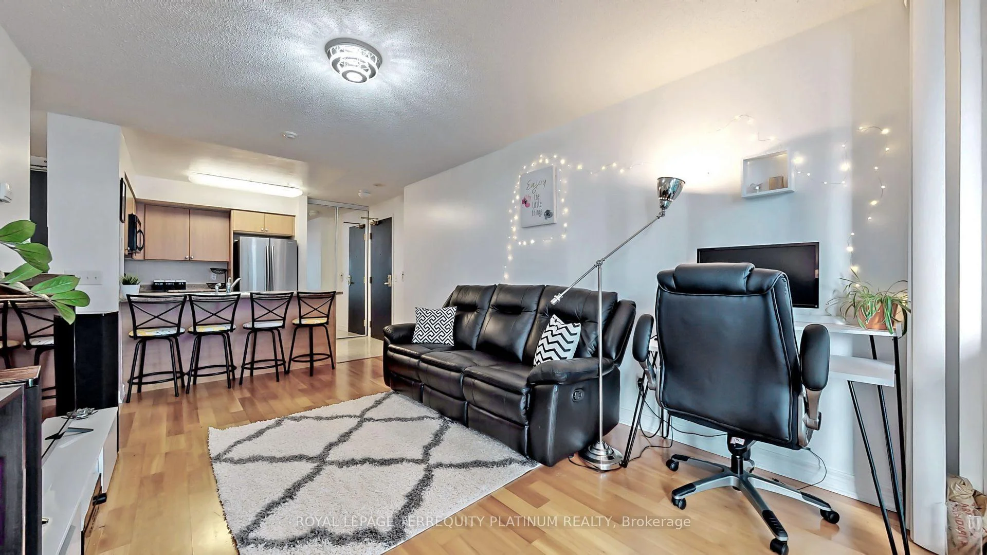 Photo 5 of Unit 1907, 30 Grand Trunk Crescent, Toronto, Waterfront Communities — HOMEH
