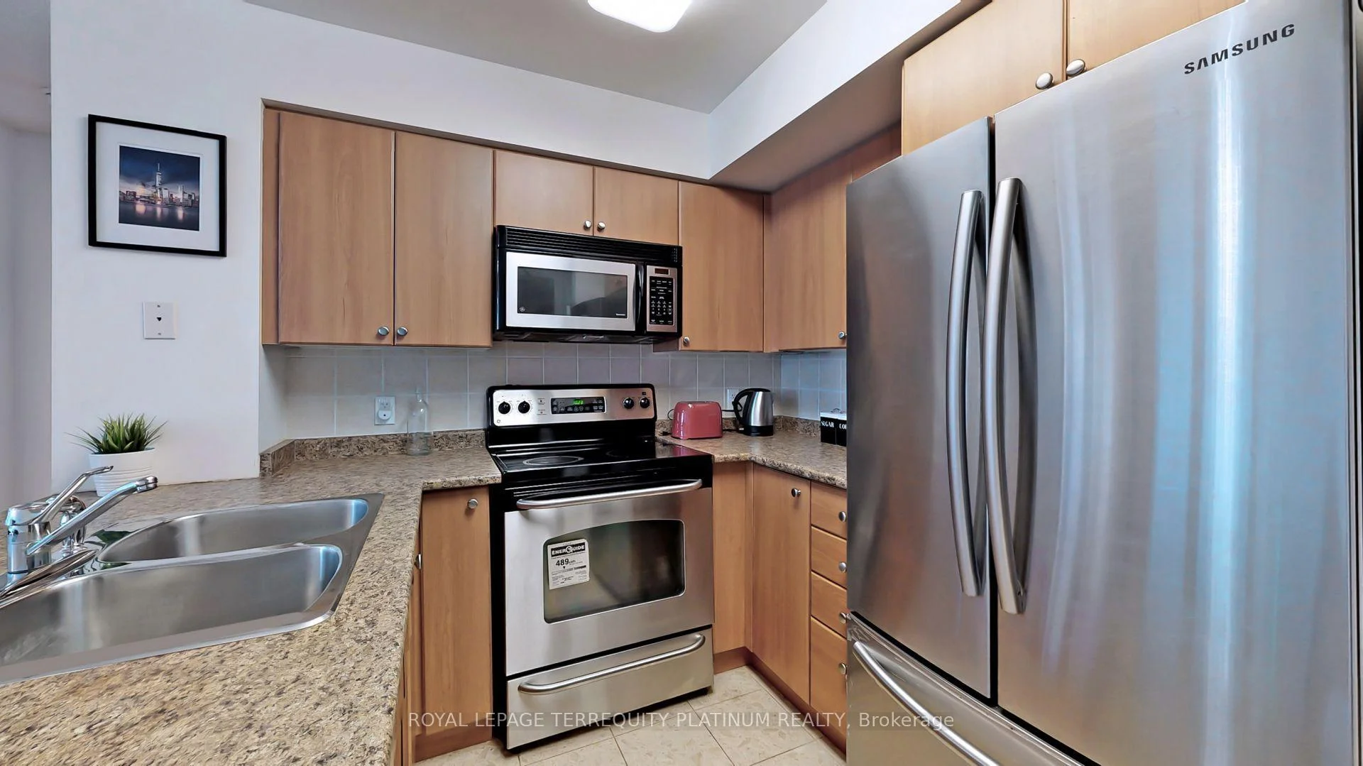Photo 18 of Unit 1907, 30 Grand Trunk Crescent, Toronto, Waterfront Communities — HOMEH