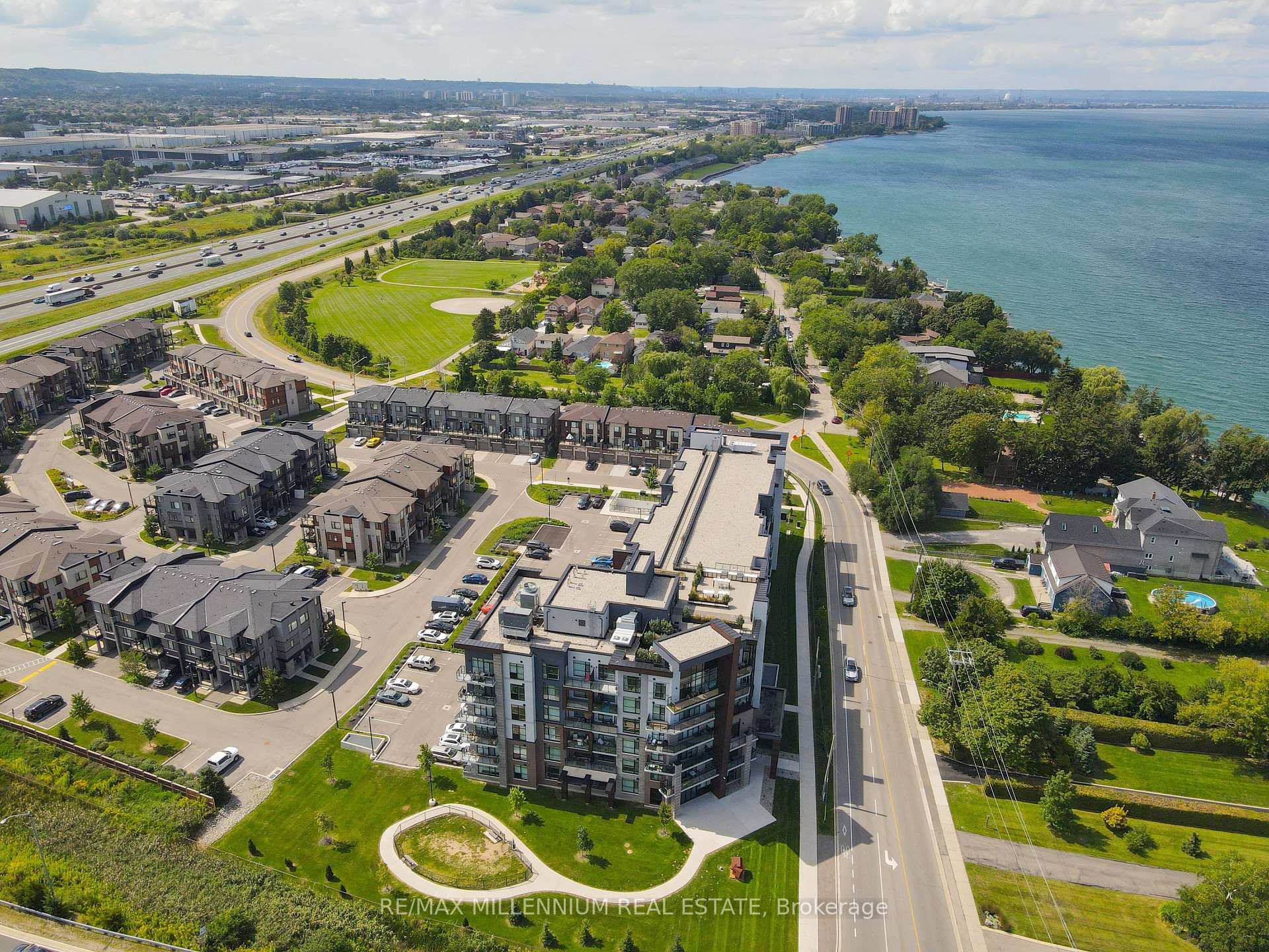 Photo 2 of Unit 403, 600 North Service Road, Hamilton, Stoney Creek — HOMEH