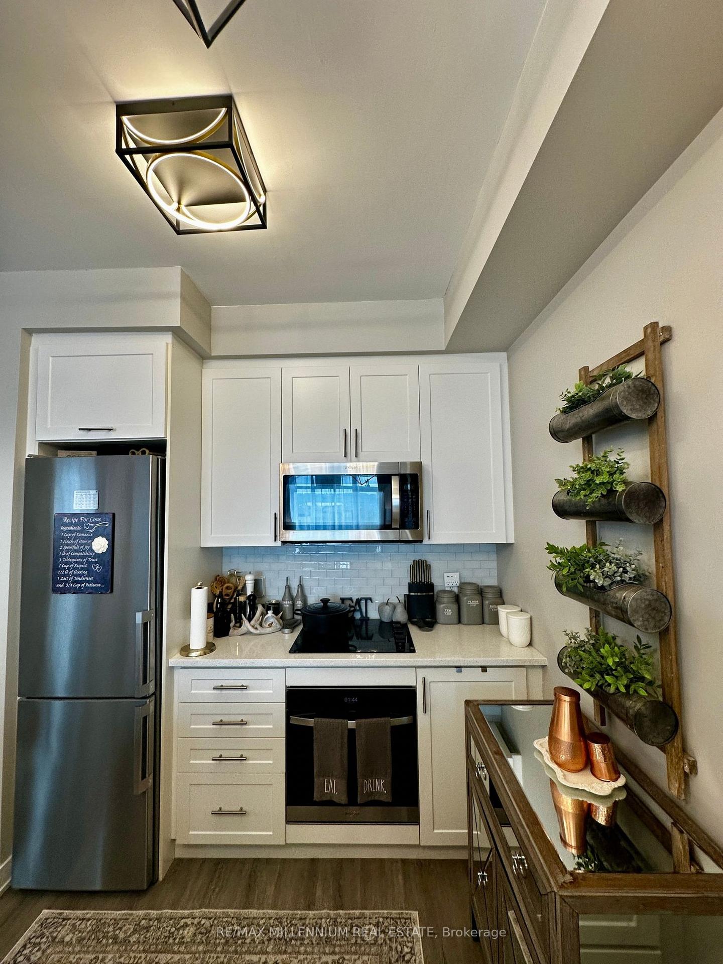 Photo 10 of Unit 403, 600 North Service Road, Hamilton, Stoney Creek — HOMEH