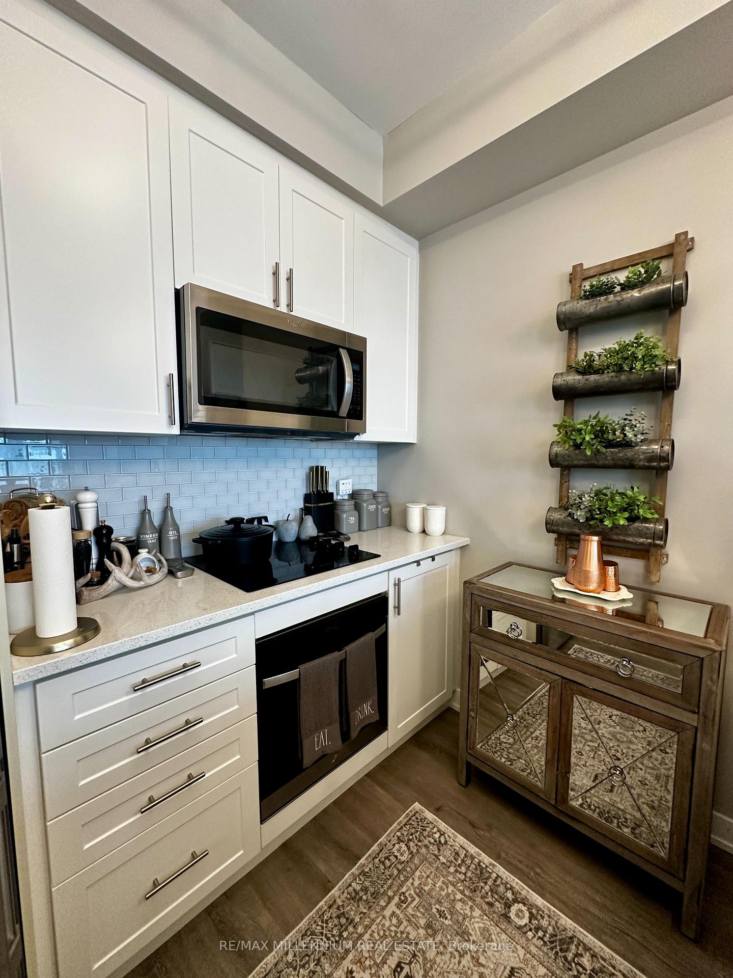 Photo 11 of Unit 403, 600 North Service Road, Hamilton, Stoney Creek — HOMEH