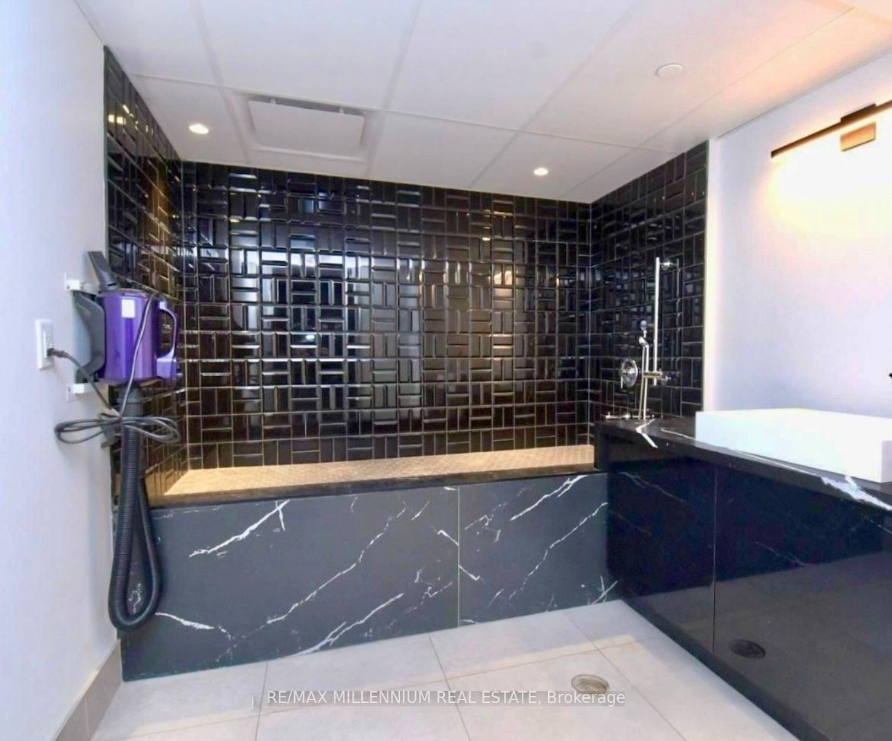 Photo 25 of Unit 403, 600 North Service Road, Hamilton, Stoney Creek — HOMEH