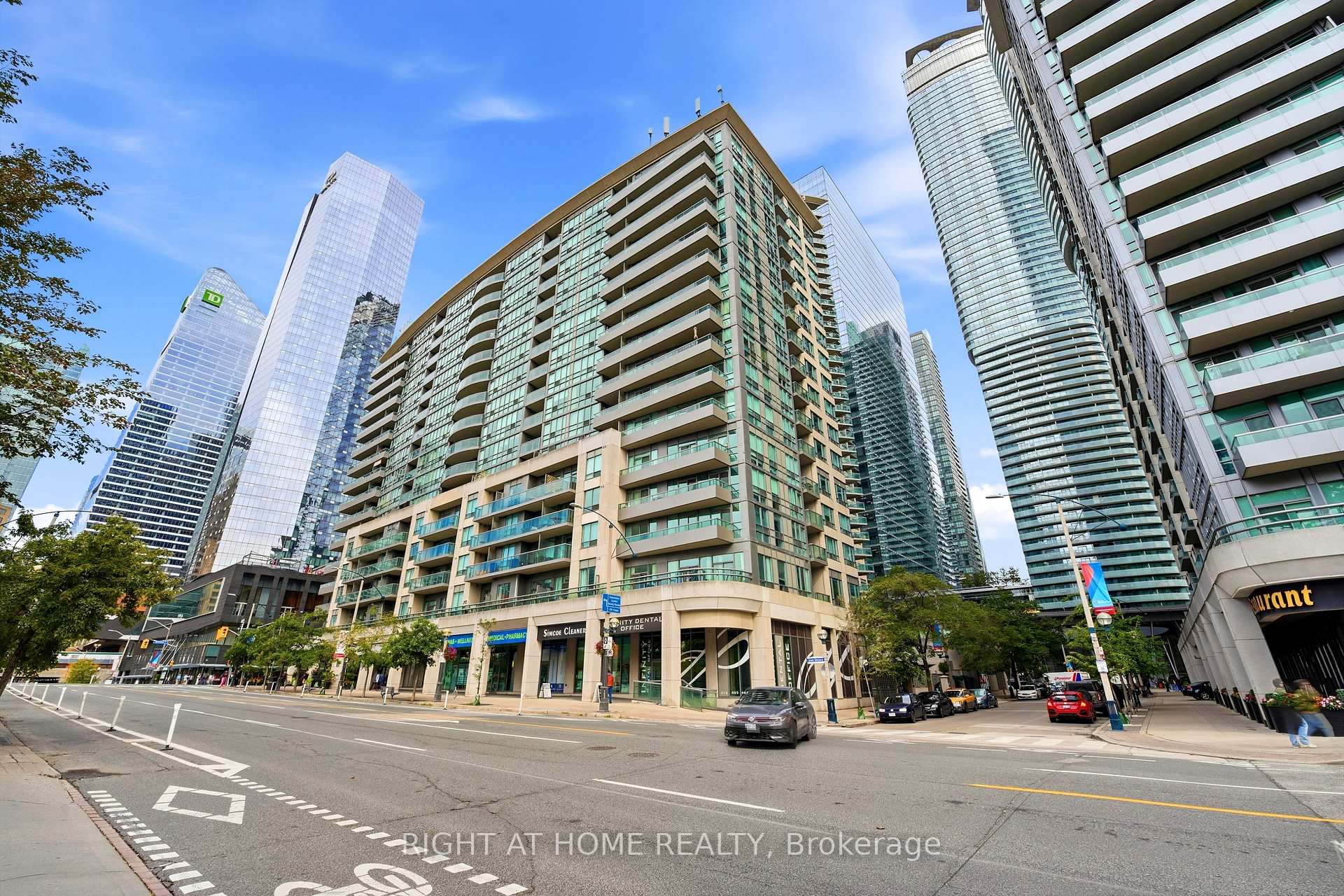 Photo 18 of 51 Lower Simcoe Street, Toronto, Waterfront Communities — HOMEH