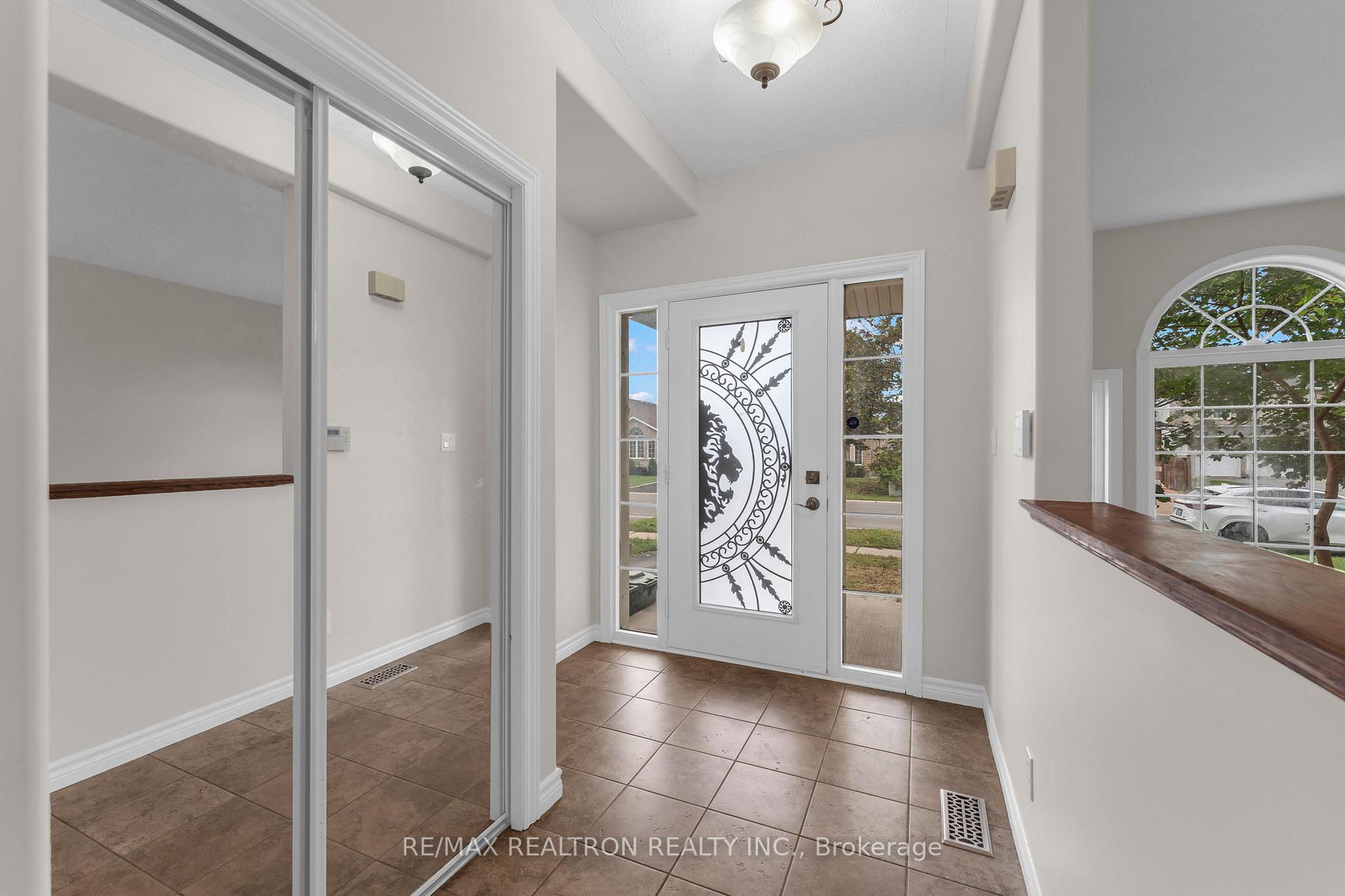 Photo 3 of 1422 Stoneridge Drive, Kingston, City SouthWest — HOMEH