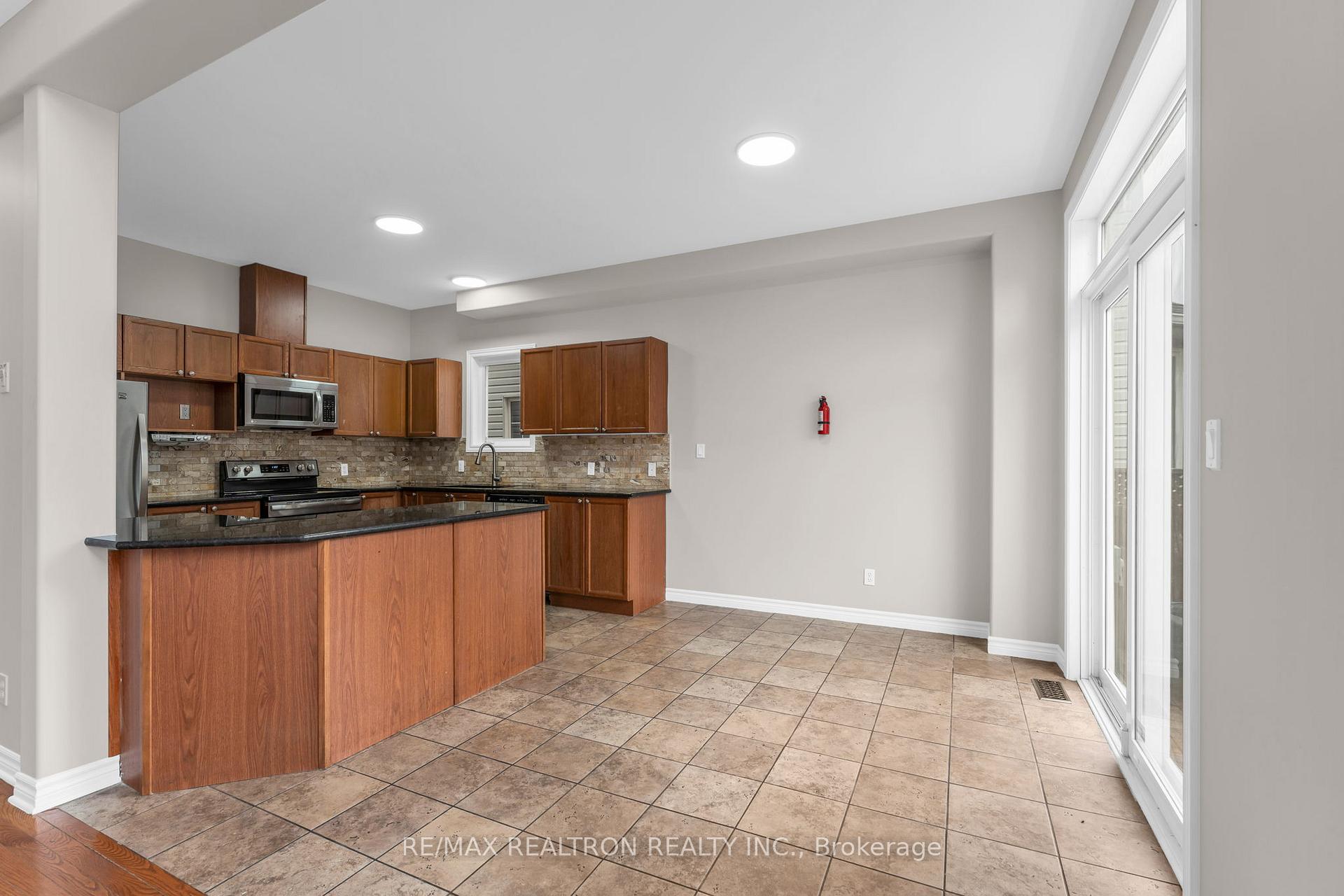 Photo 12 of 1422 Stoneridge Drive, Kingston, City SouthWest — HOMEH