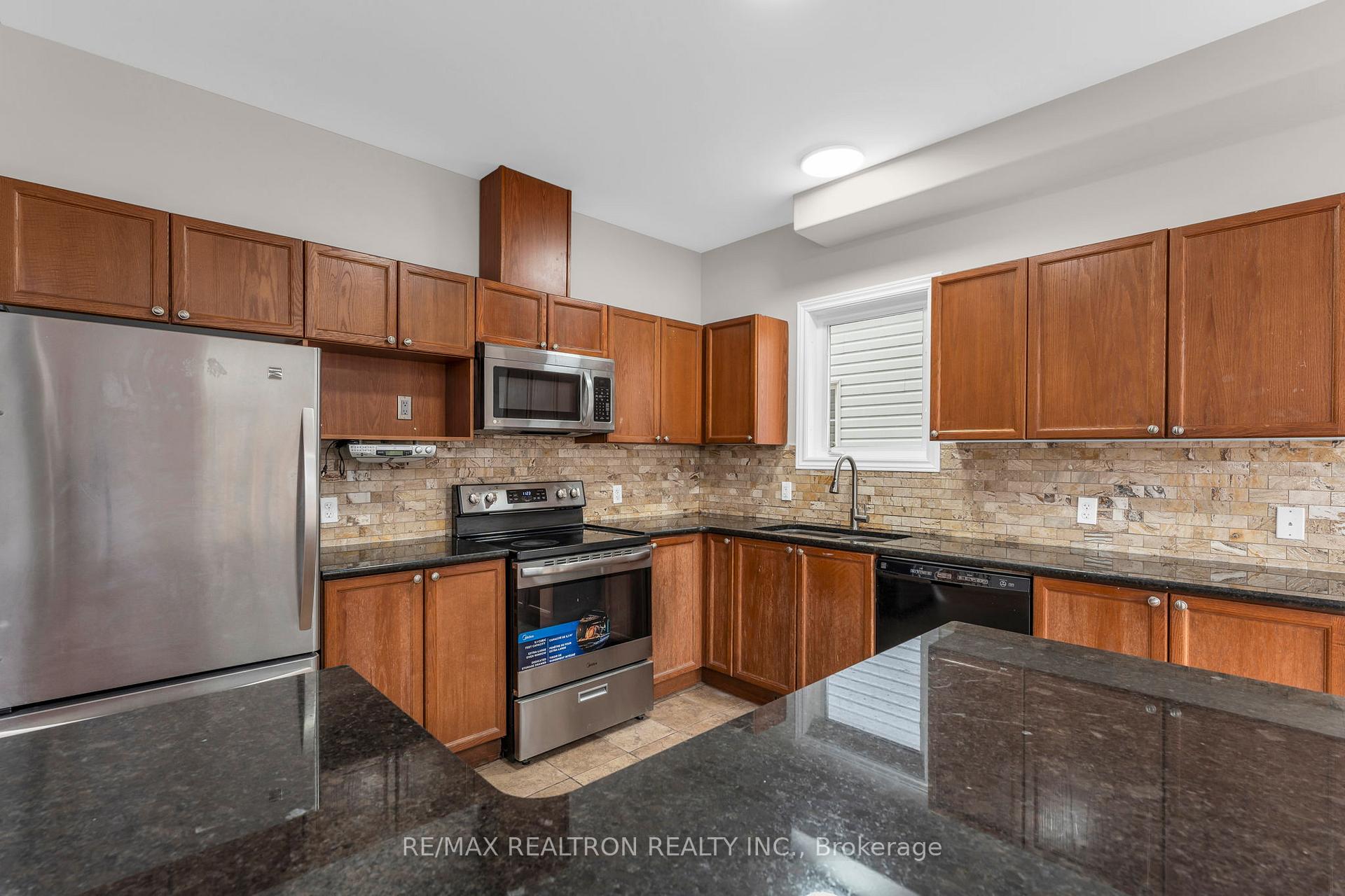 Photo 14 of 1422 Stoneridge Drive, Kingston, City SouthWest — HOMEH