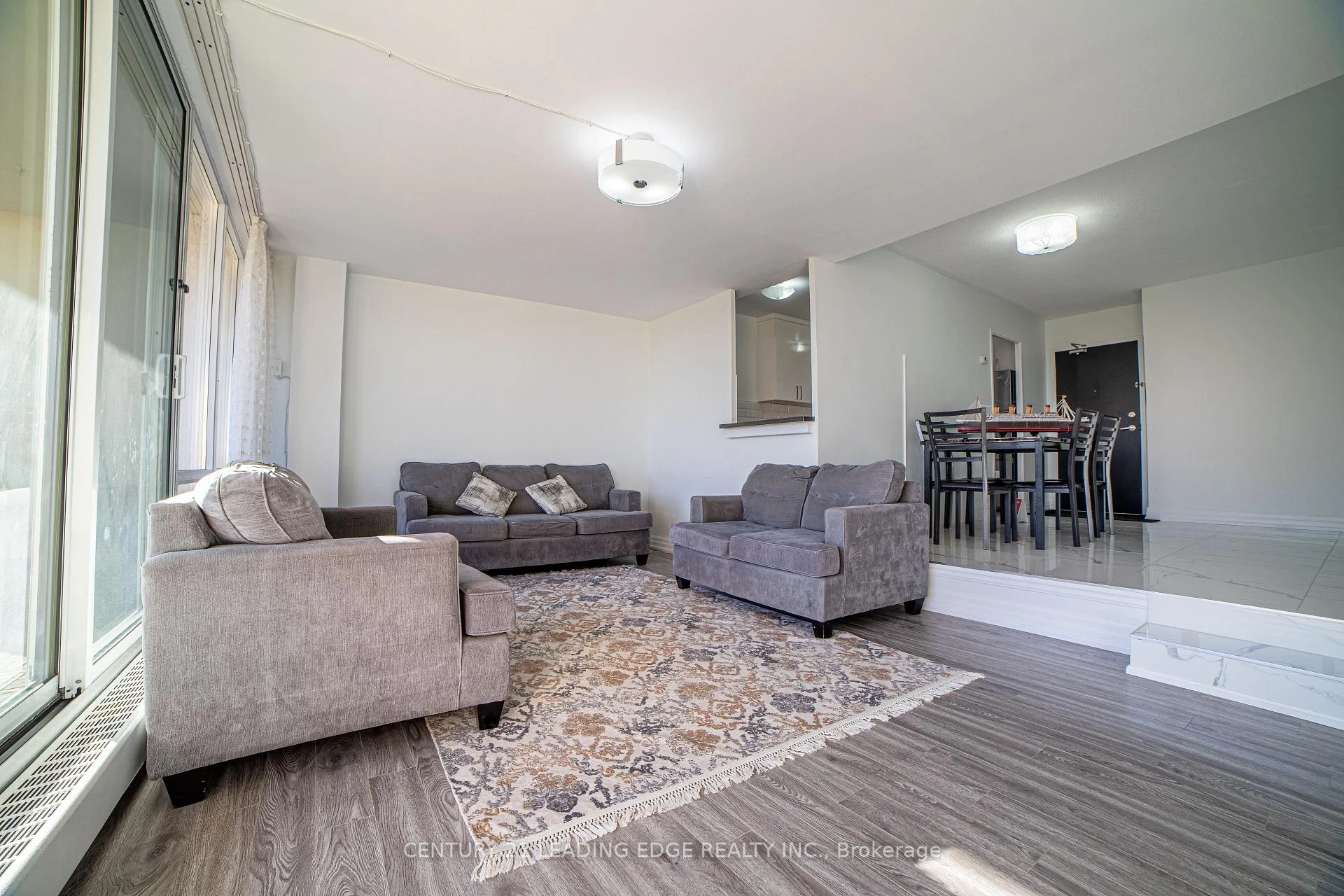 Photo 4 of Unit 604, 25 Four Winds Drive, North York, York University Heights — HOMEH