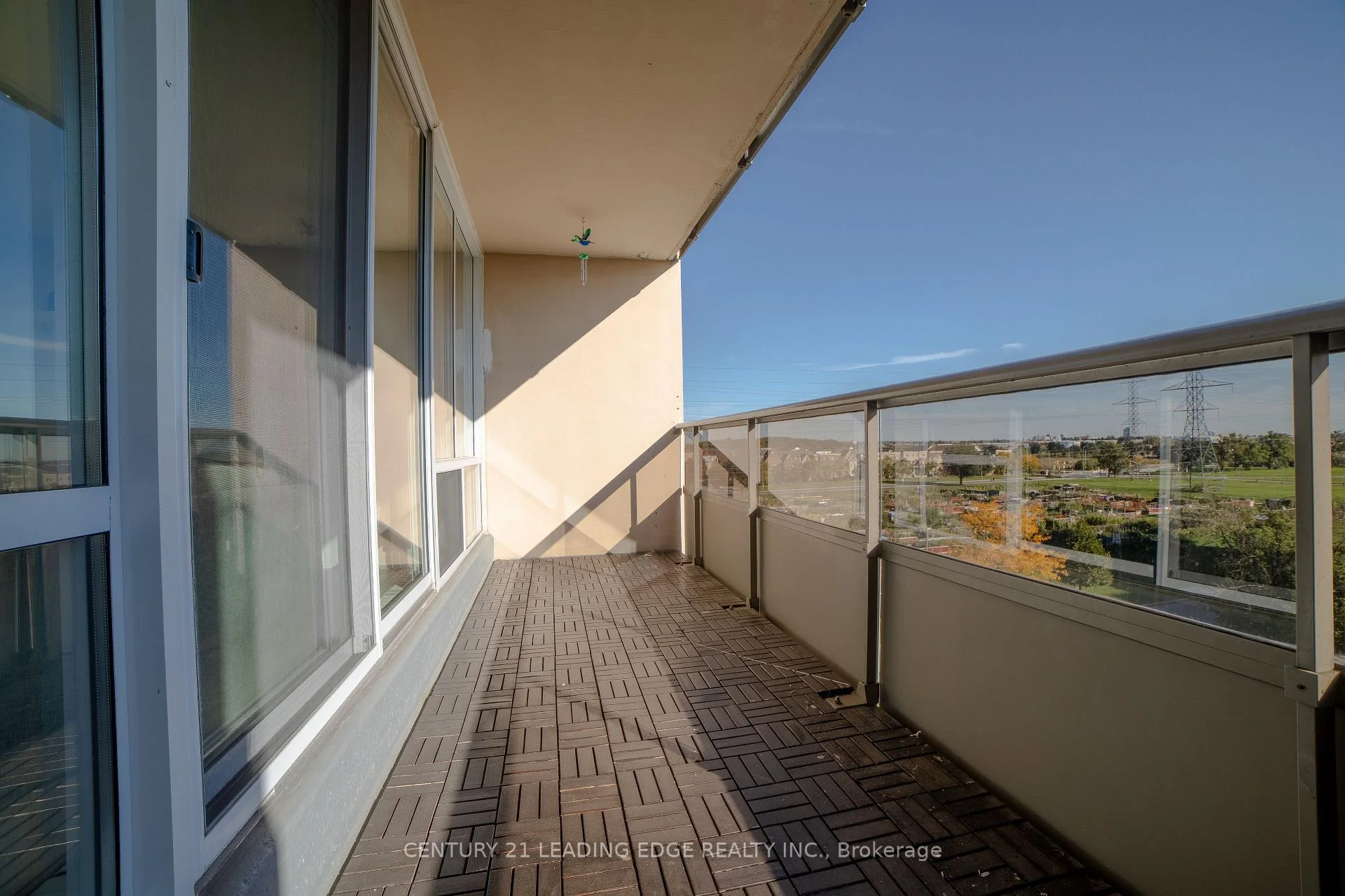 Photo 6 of Unit 604, 25 Four Winds Drive, North York, York University Heights — HOMEH