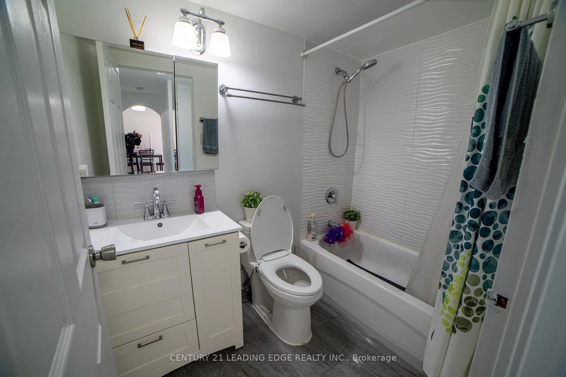 Photo 11 of Unit 604, 25 Four Winds Drive, North York, York University Heights — HOMEH