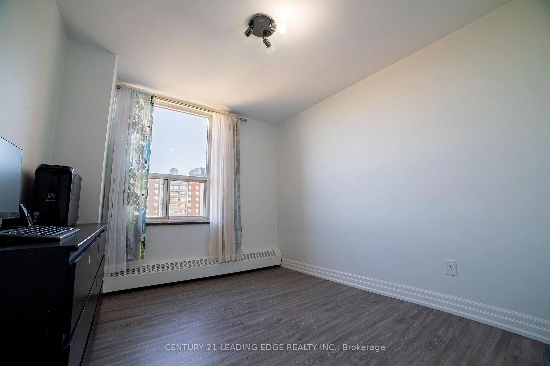 Photo 12 of Unit 604, 25 Four Winds Drive, North York, York University Heights — HOMEH