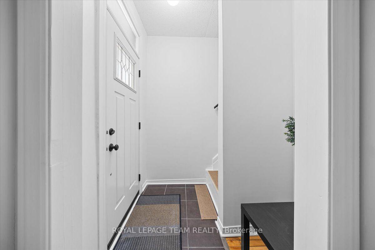 Photo 3 of 135 Upper Lorne Place, Ottawa, West Centre Town — HOMEH