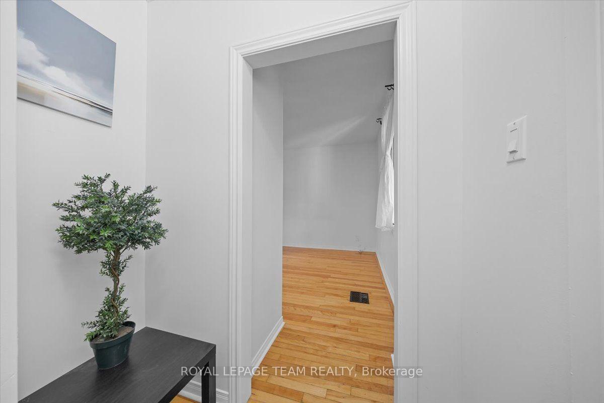 Photo 4 of 135 Upper Lorne Place, Ottawa, West Centre Town — HOMEH