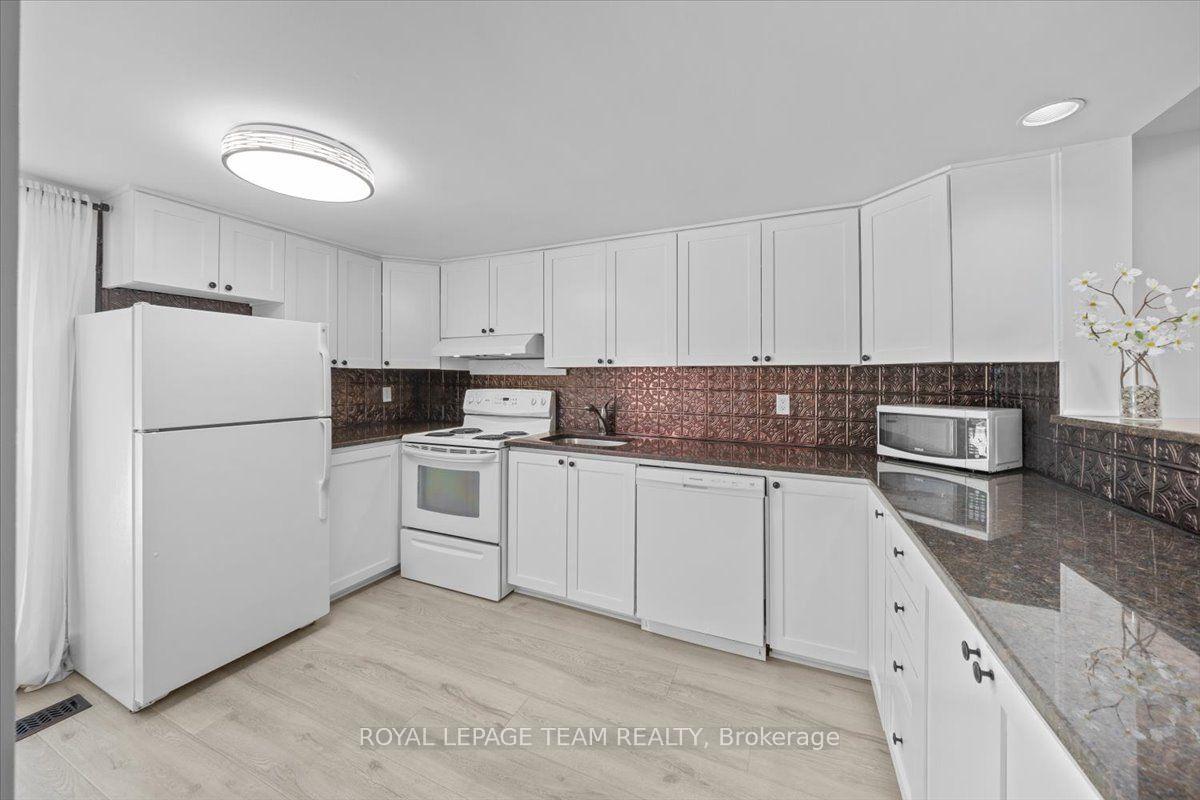 Photo 16 of 135 Upper Lorne Place, Ottawa, West Centre Town — HOMEH