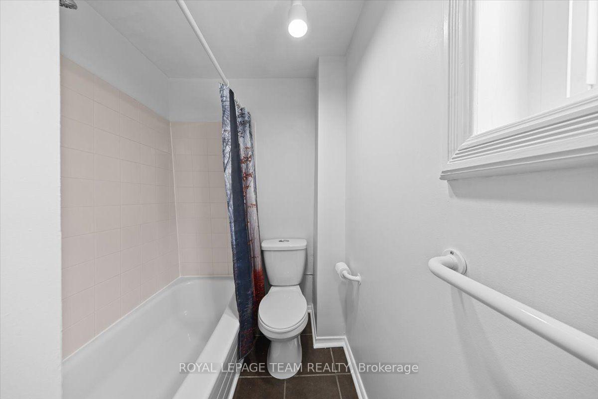 Photo 25 of 135 Upper Lorne Place, Ottawa, West Centre Town — HOMEH