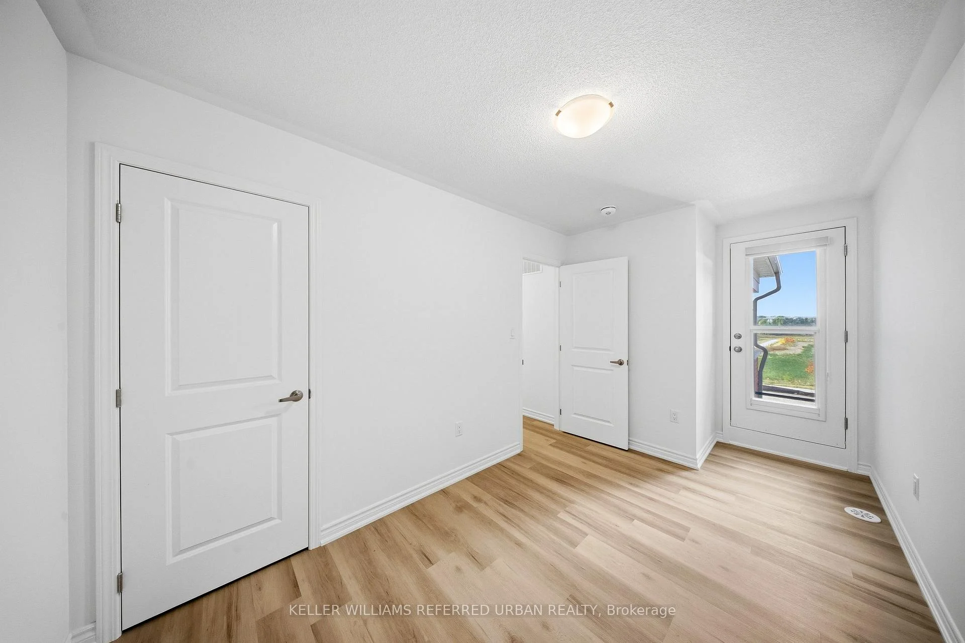 Photo 30 of 61 Vinewood Crescent, Barrie, Rural Barrie Southeast — HOMEH