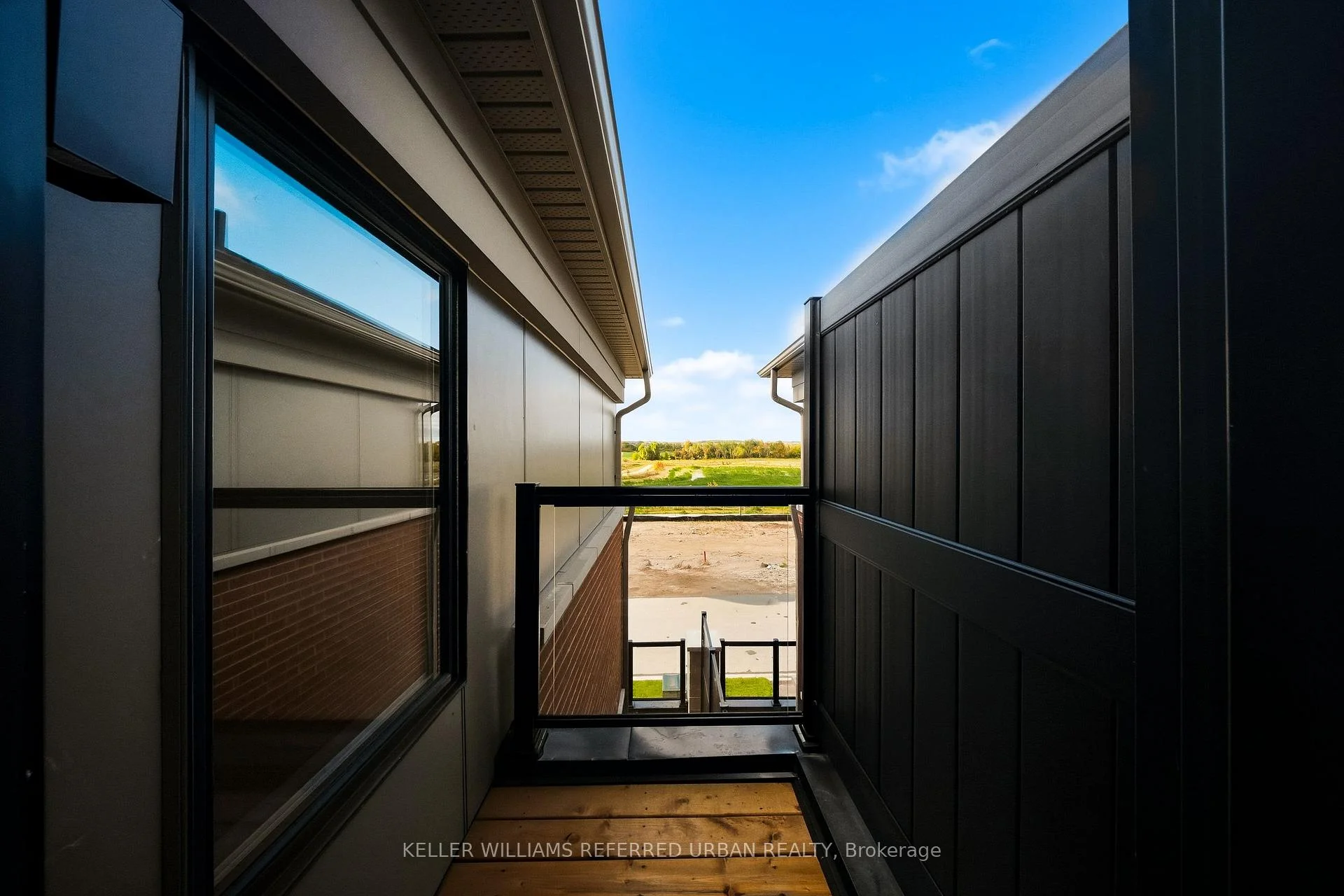 Photo 34 of 61 Vinewood Crescent, Barrie, Rural Barrie Southeast — HOMEH