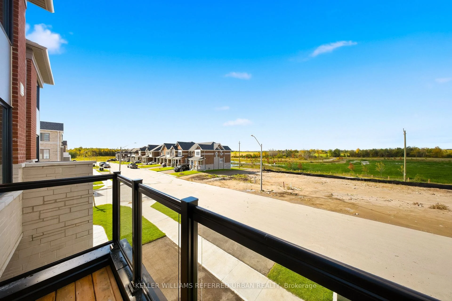 Photo 37 of 61 Vinewood Crescent, Barrie, Rural Barrie Southeast — HOMEH