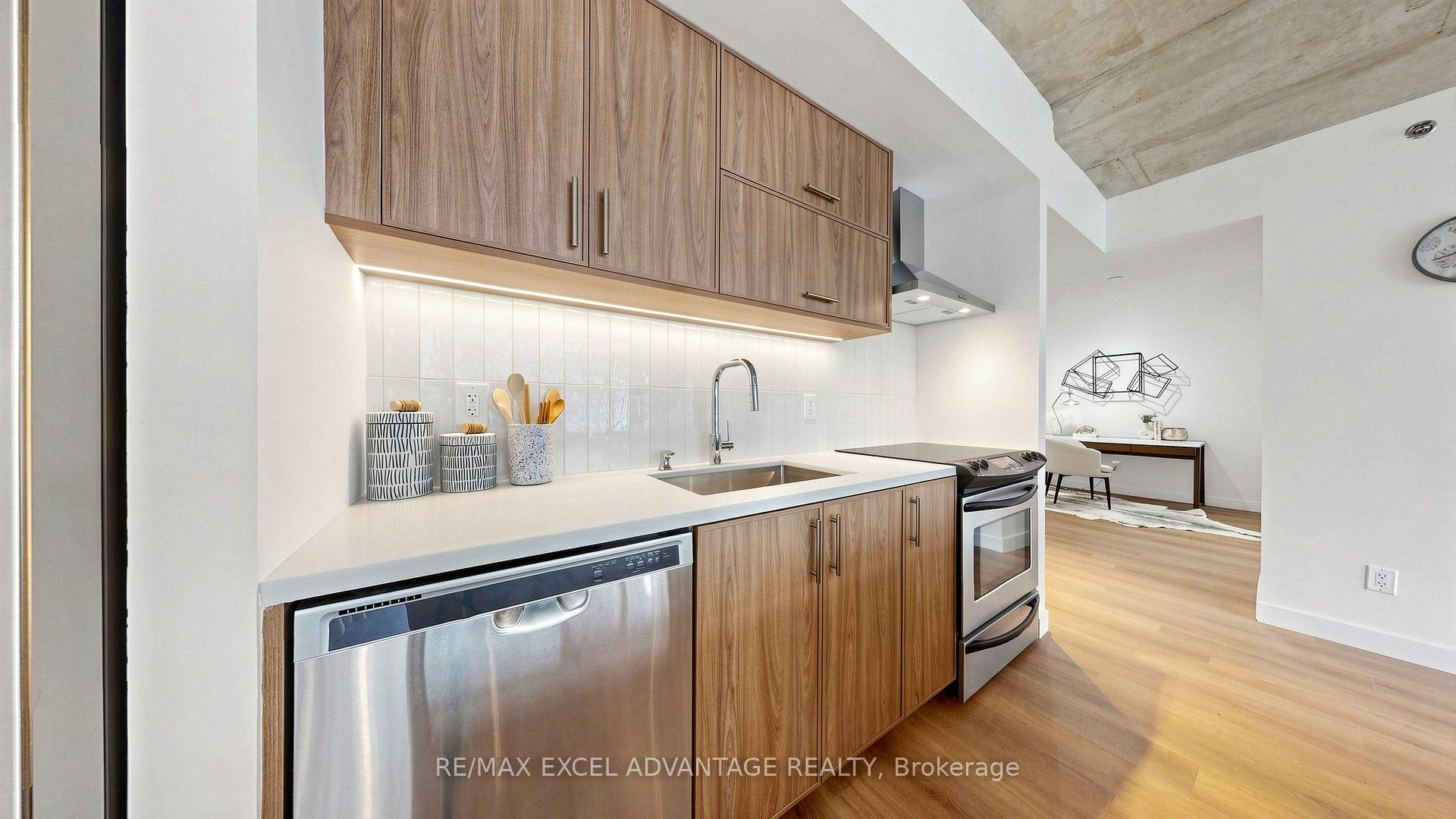 Photo 8 of Unit 829, 55 Stewart Street, Toronto, Waterfront Communities — HOMEH
