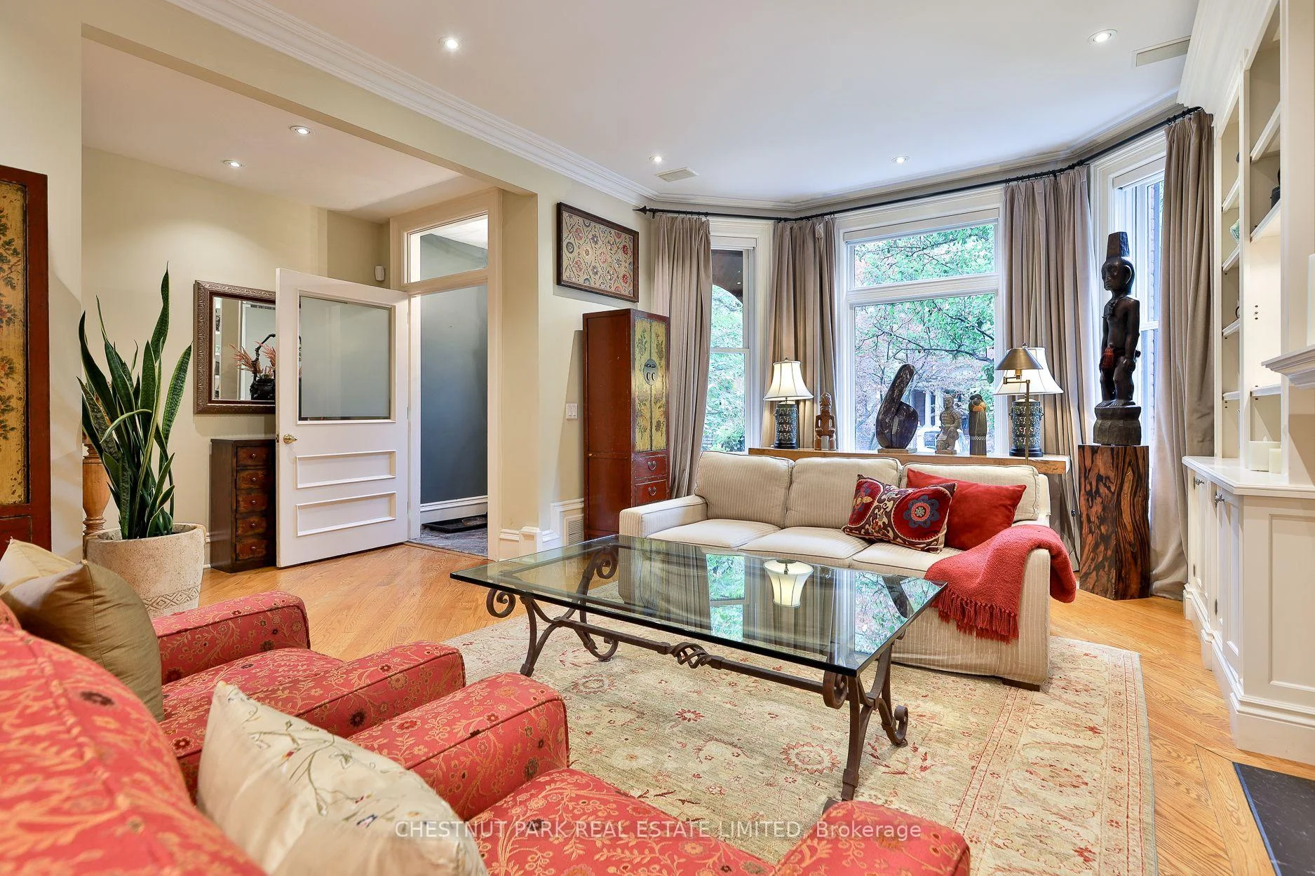 Photo 4 of 19 Admiral Road, Toronto, The Annex — HOMEH