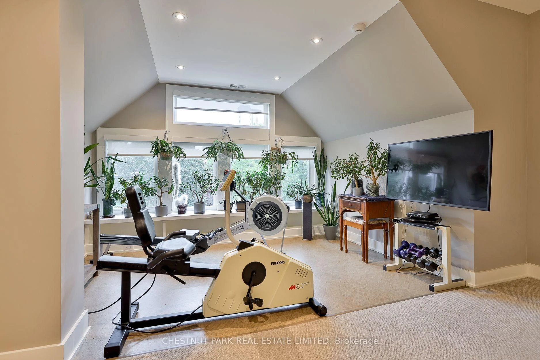Photo 11 of 19 Admiral Road, Toronto, The Annex — HOMEH