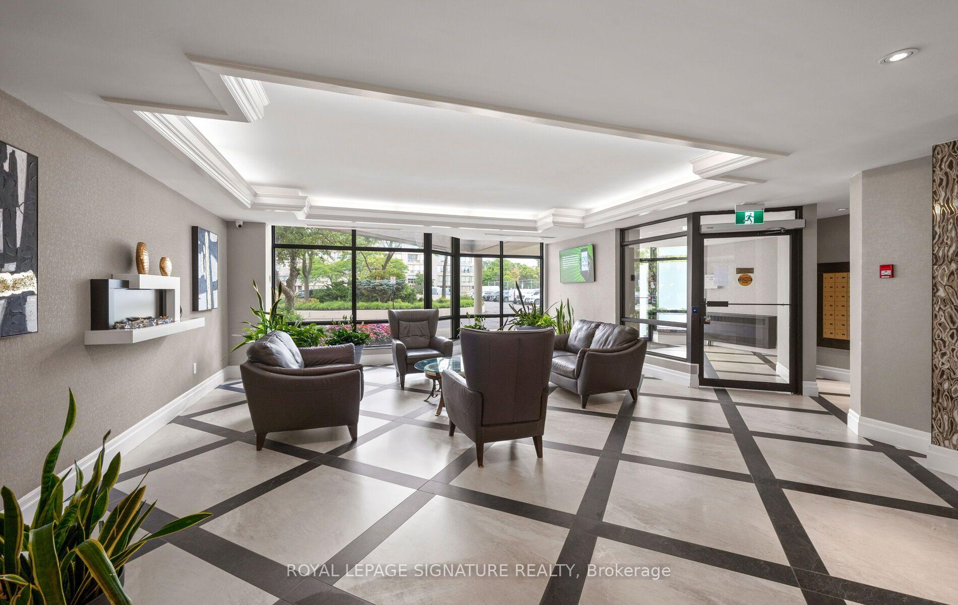 Photo 5 of Unit 202, 175 Cedar Avenue, Richmond Hill, Harding — HOMEH