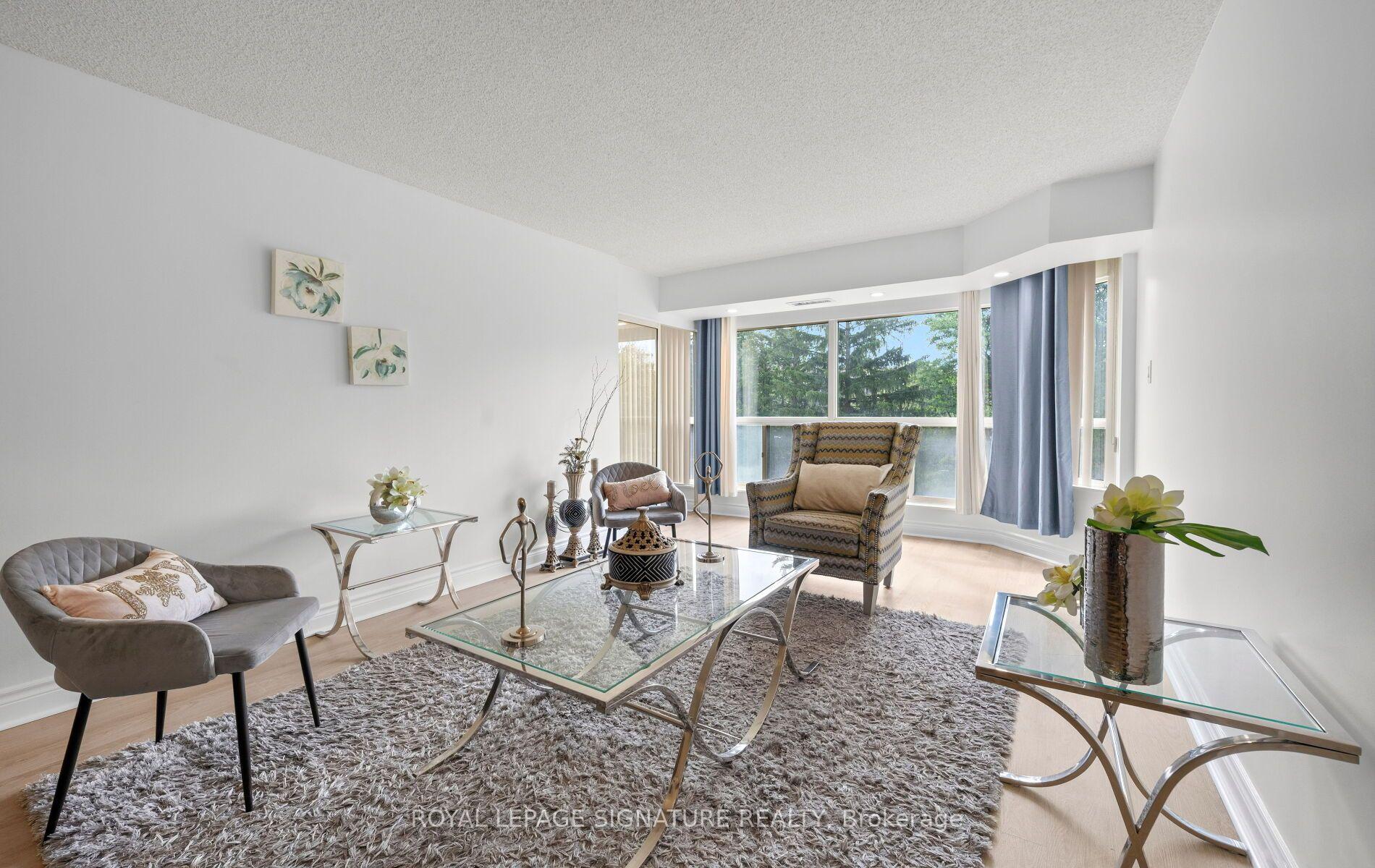 Photo 6 of Unit 202, 175 Cedar Avenue, Richmond Hill, Harding — HOMEH