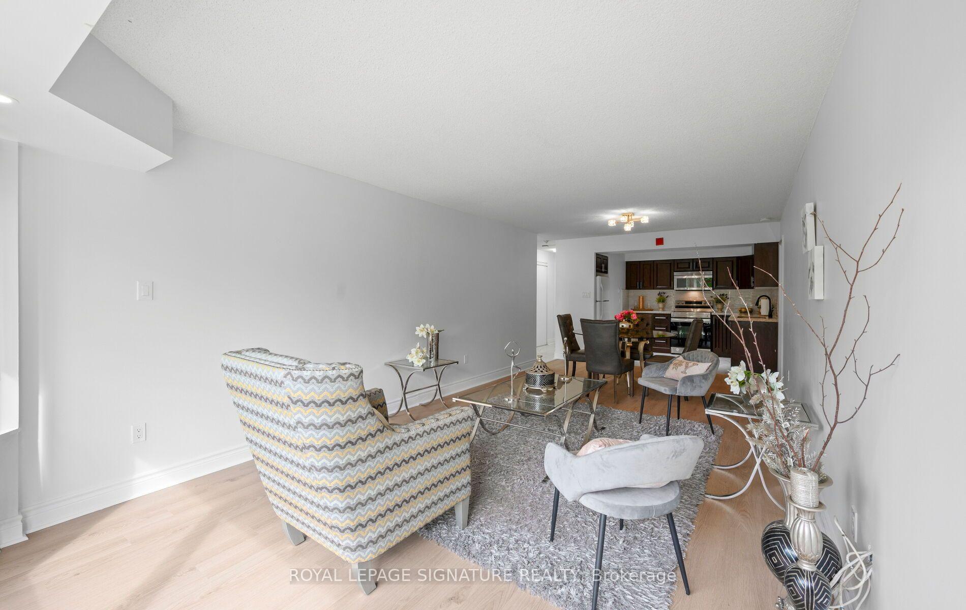 Photo 9 of Unit 202, 175 Cedar Avenue, Richmond Hill, Harding — HOMEH