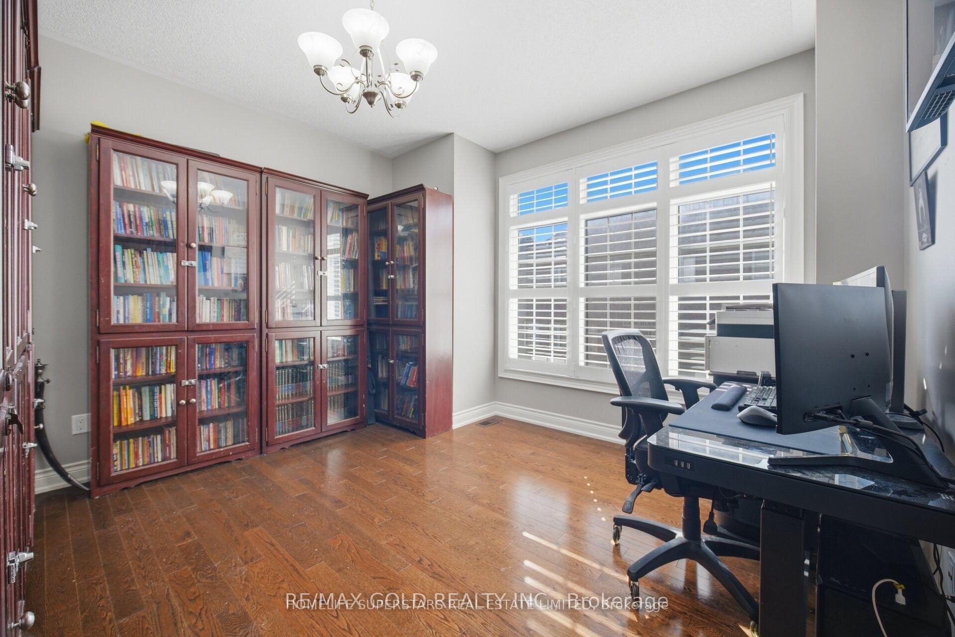 Photo 13 of 14 Ayrshire Court, Brampton, Snelgrove — HOMEH